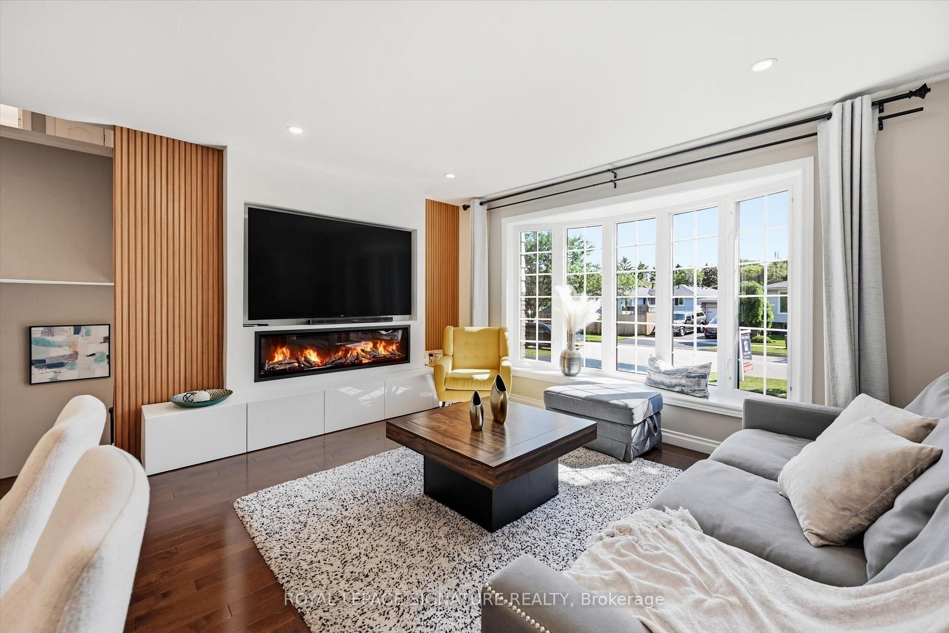 Photo 2 of 1333 Woodvale Place, Burlington, Palmer — HOMEH
