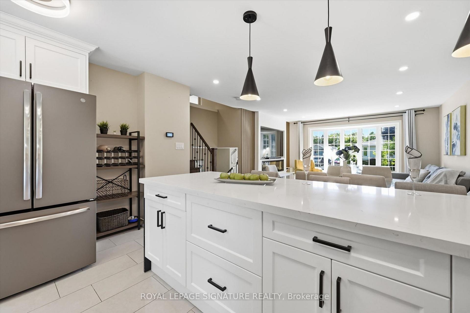 Photo 8 of 1333 Woodvale Place, Burlington, Palmer — HOMEH