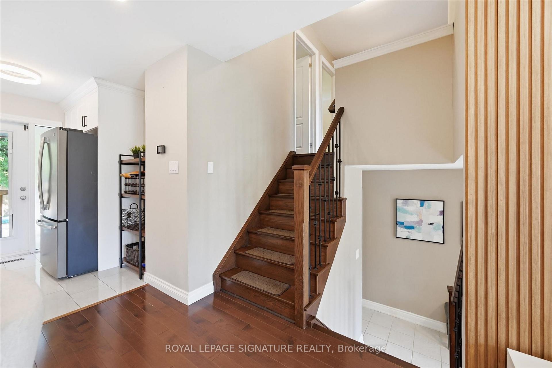 Photo 10 of 1333 Woodvale Place, Burlington, Palmer — HOMEH