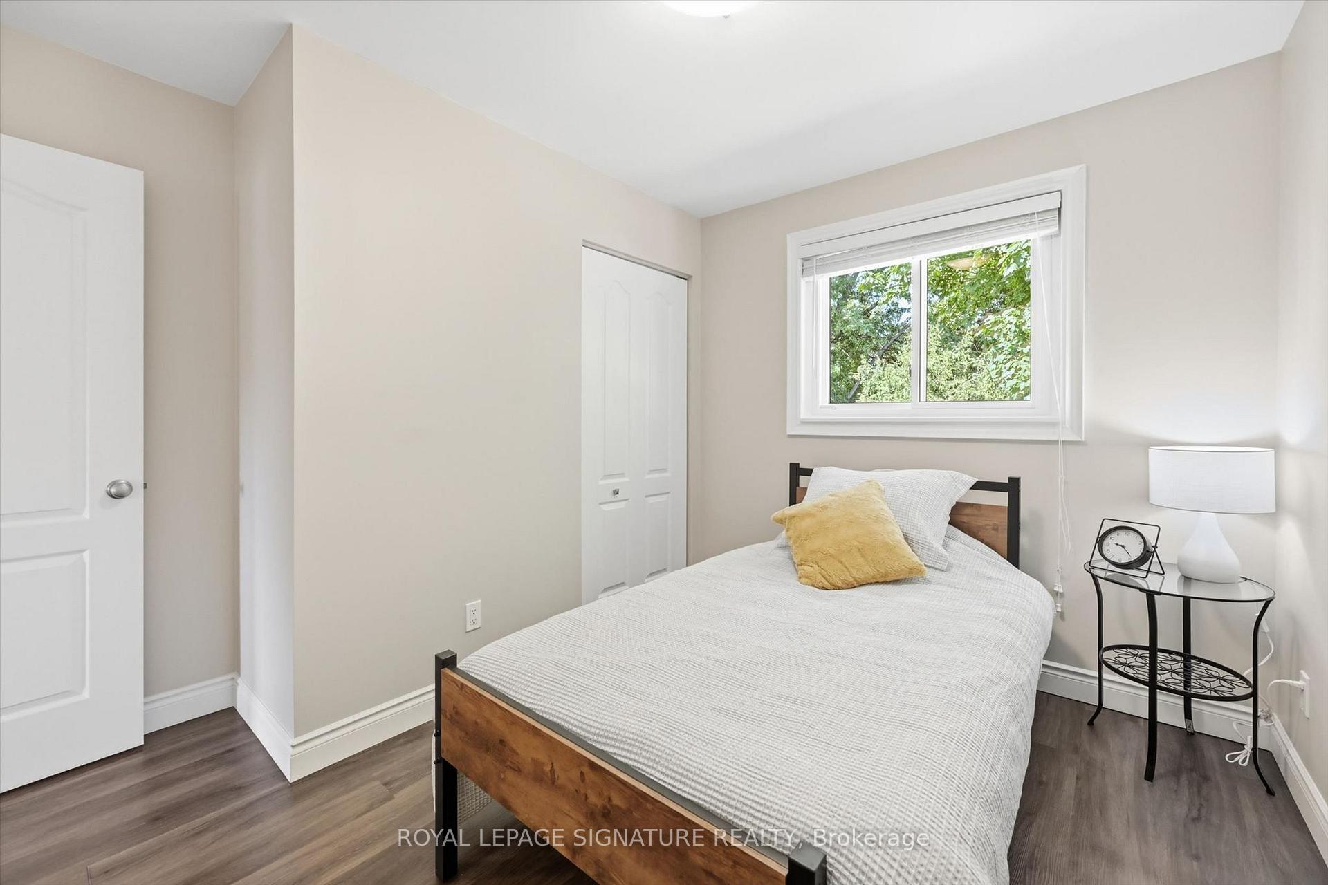 Photo 23 of 1333 Woodvale Place, Burlington, Palmer — HOMEH