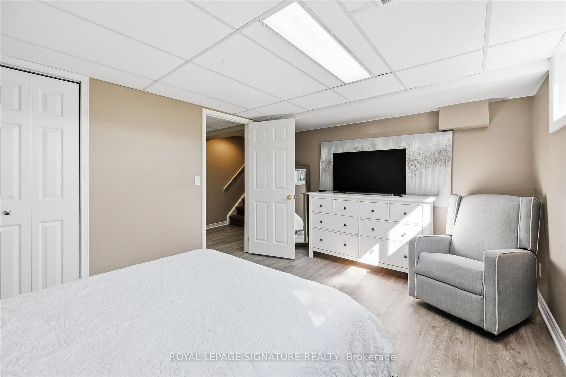 Photo 27 of 1333 Woodvale Place, Burlington, Palmer — HOMEH