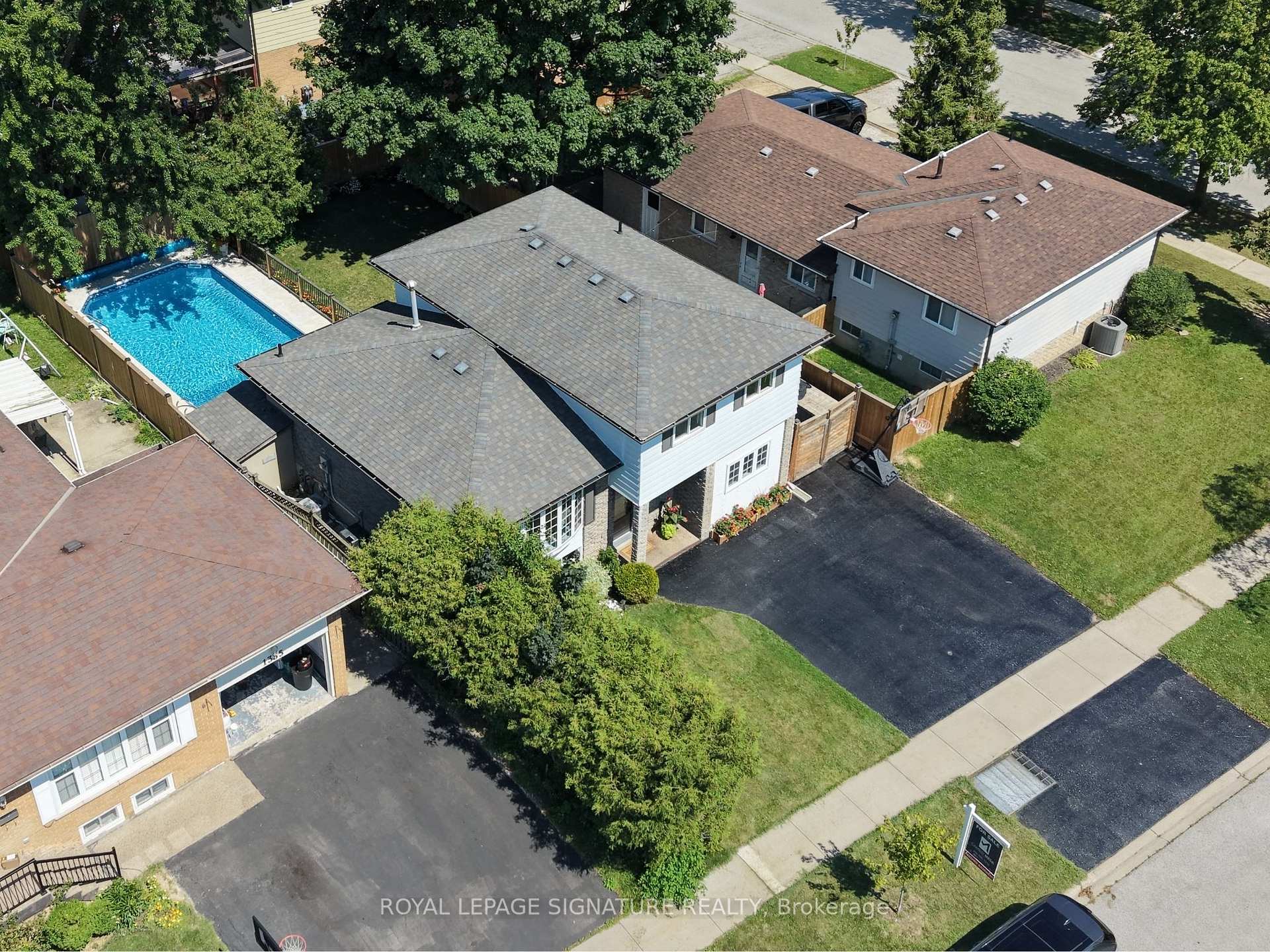 Photo 39 of 1333 Woodvale Place, Burlington, Palmer — HOMEH