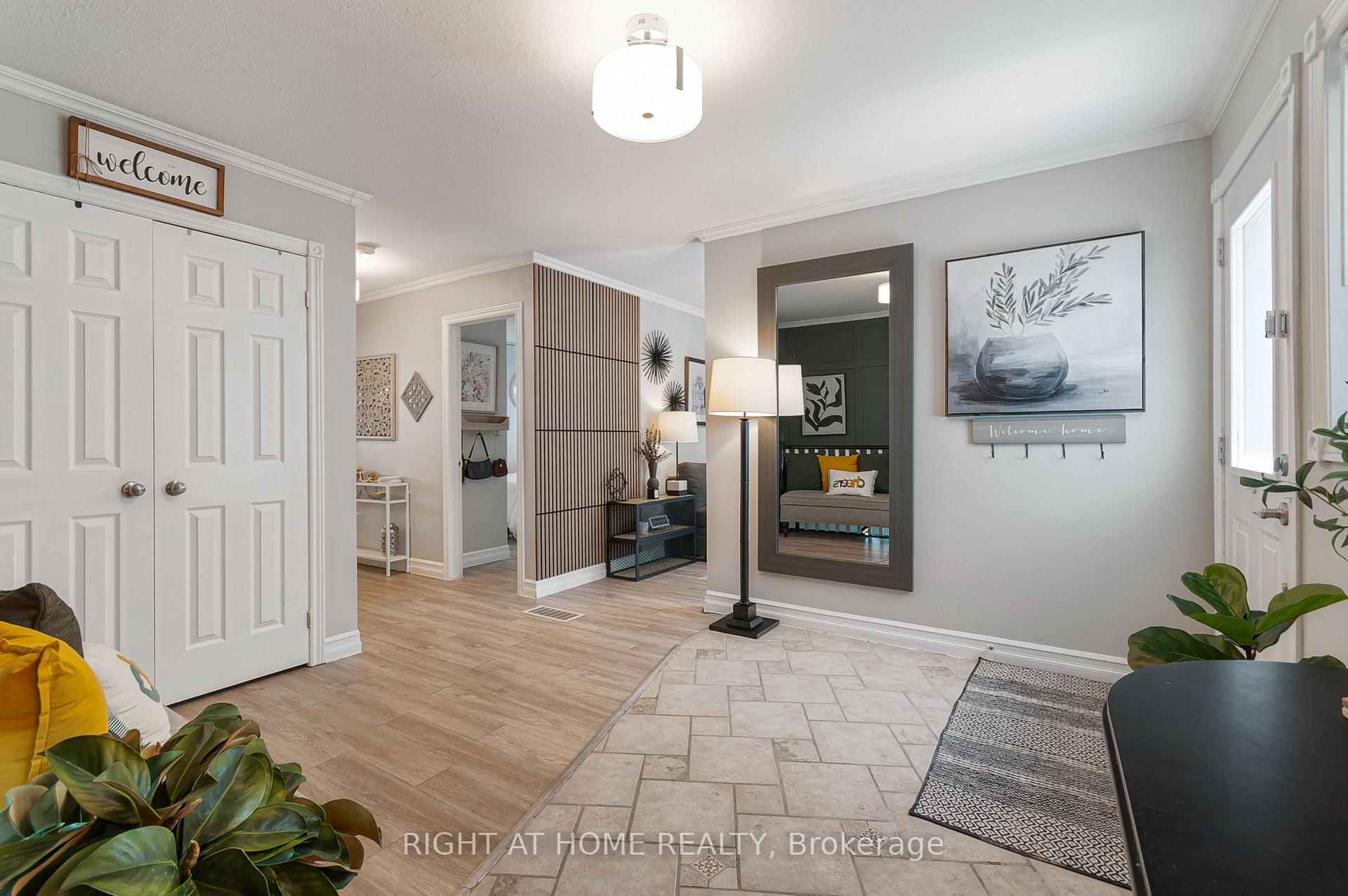 Photo 2 of 174 Sundew Drive, Barrie, Holly — HOMEH