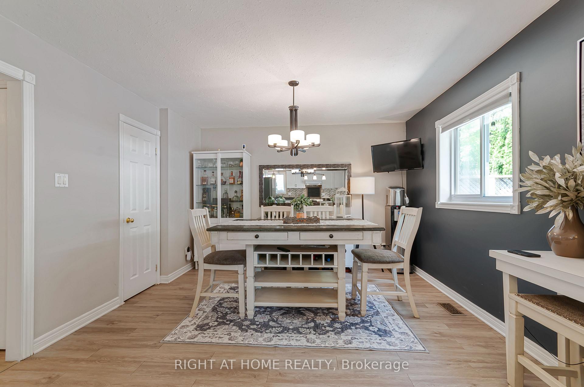Photo 6 of 174 Sundew Drive, Barrie, Holly — HOMEH
