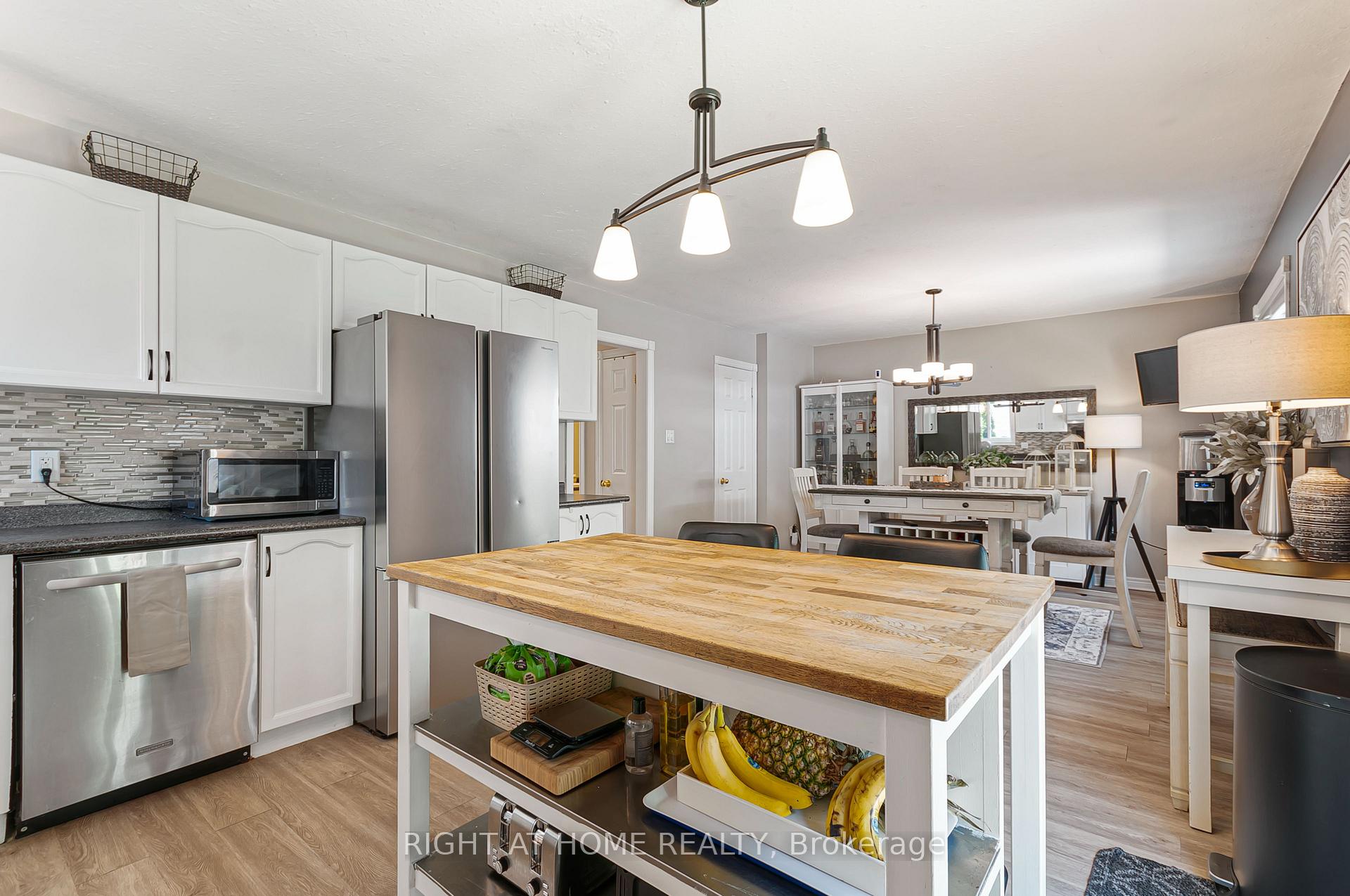 Photo 9 of 174 Sundew Drive, Barrie, Holly — HOMEH