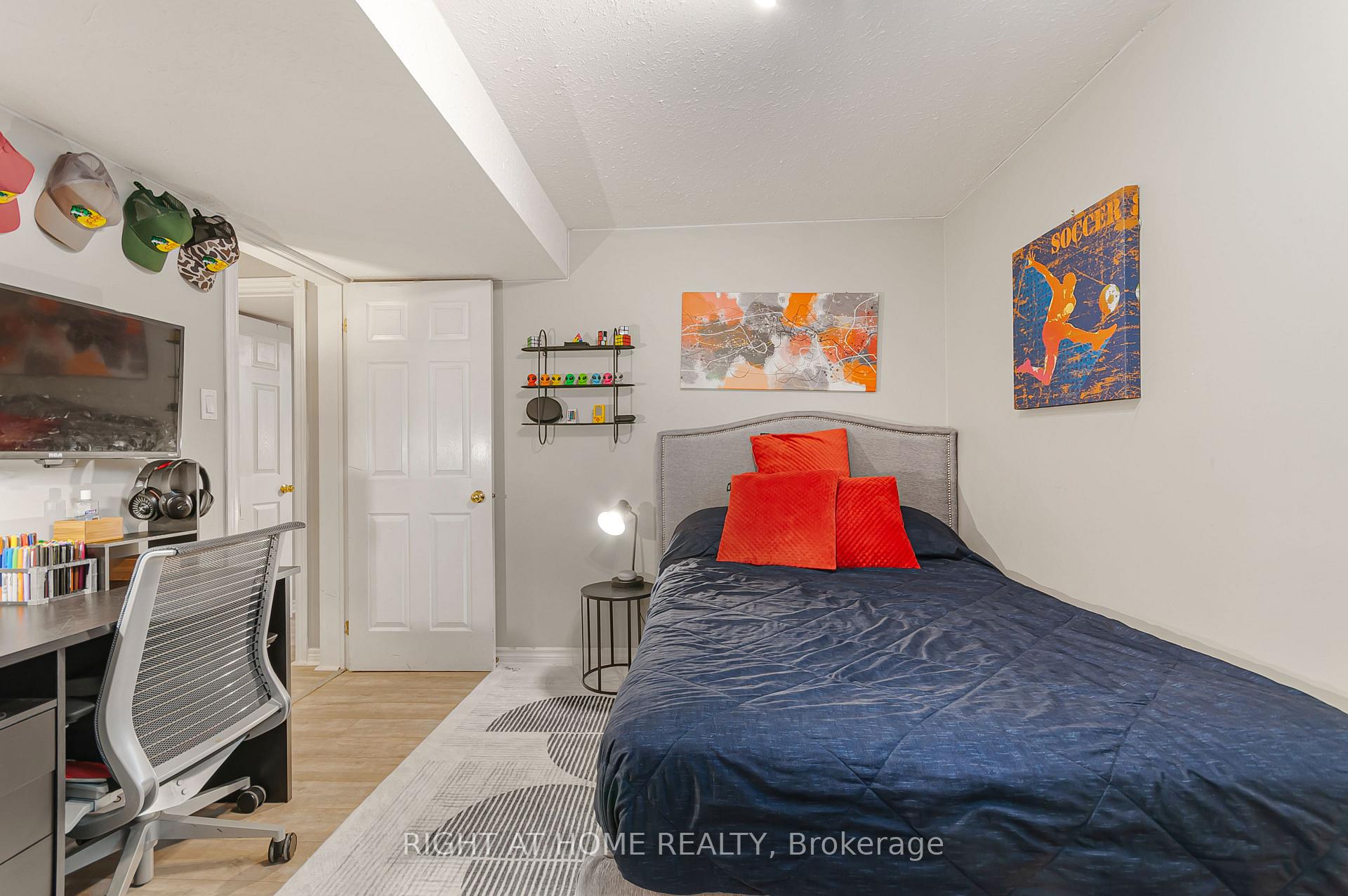 Photo 17 of 174 Sundew Drive, Barrie, Holly — HOMEH