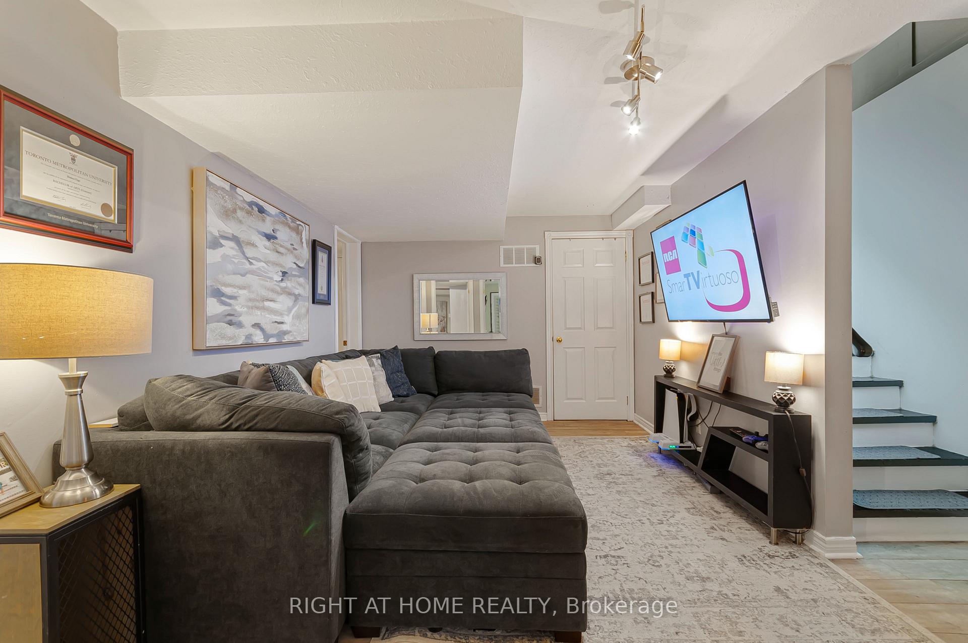 Photo 18 of 174 Sundew Drive, Barrie, Holly — HOMEH