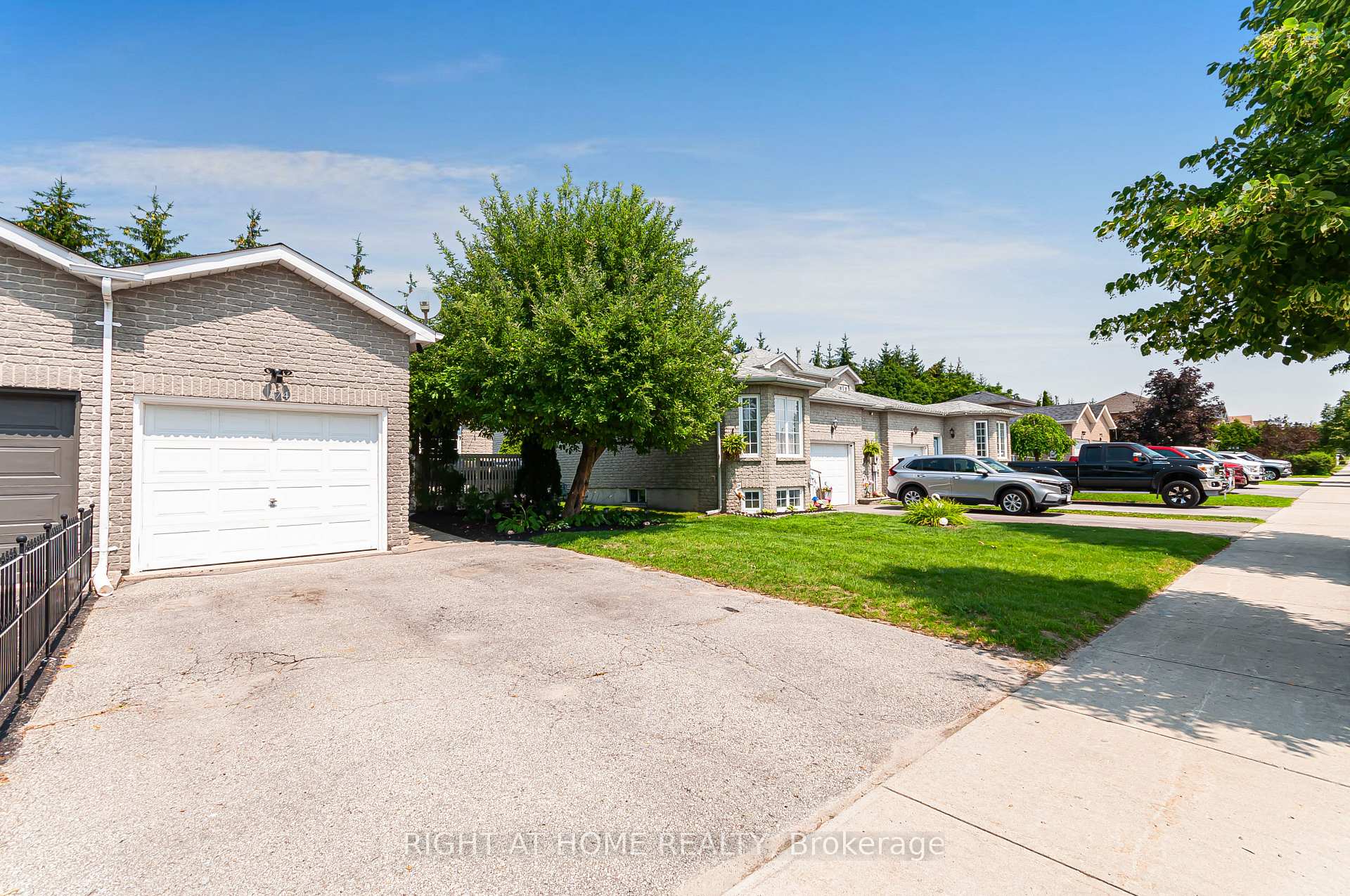 Photo 25 of 174 Sundew Drive, Barrie, Holly — HOMEH