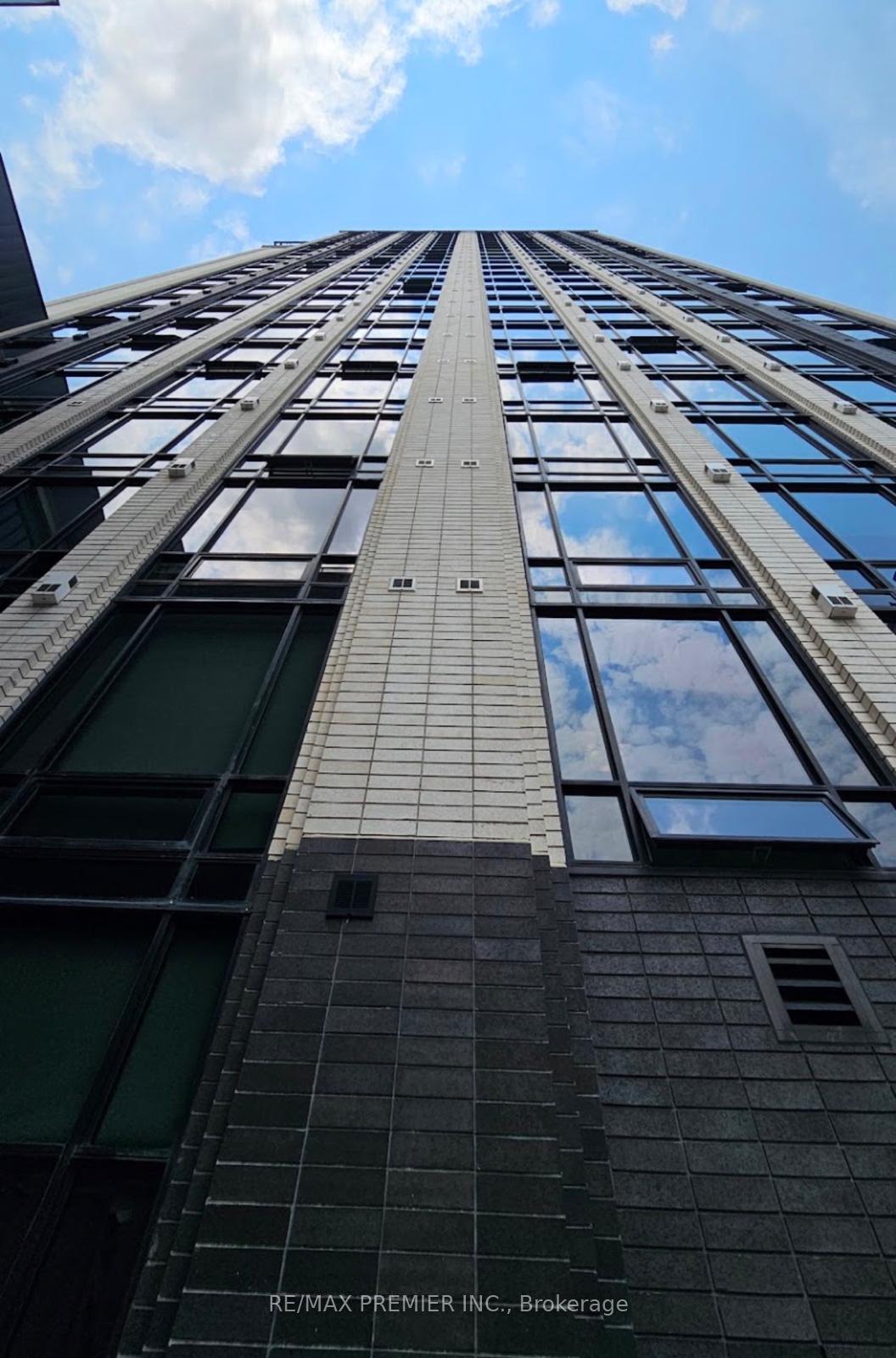 Photo of Unit 1808, 145 Columbia Street W