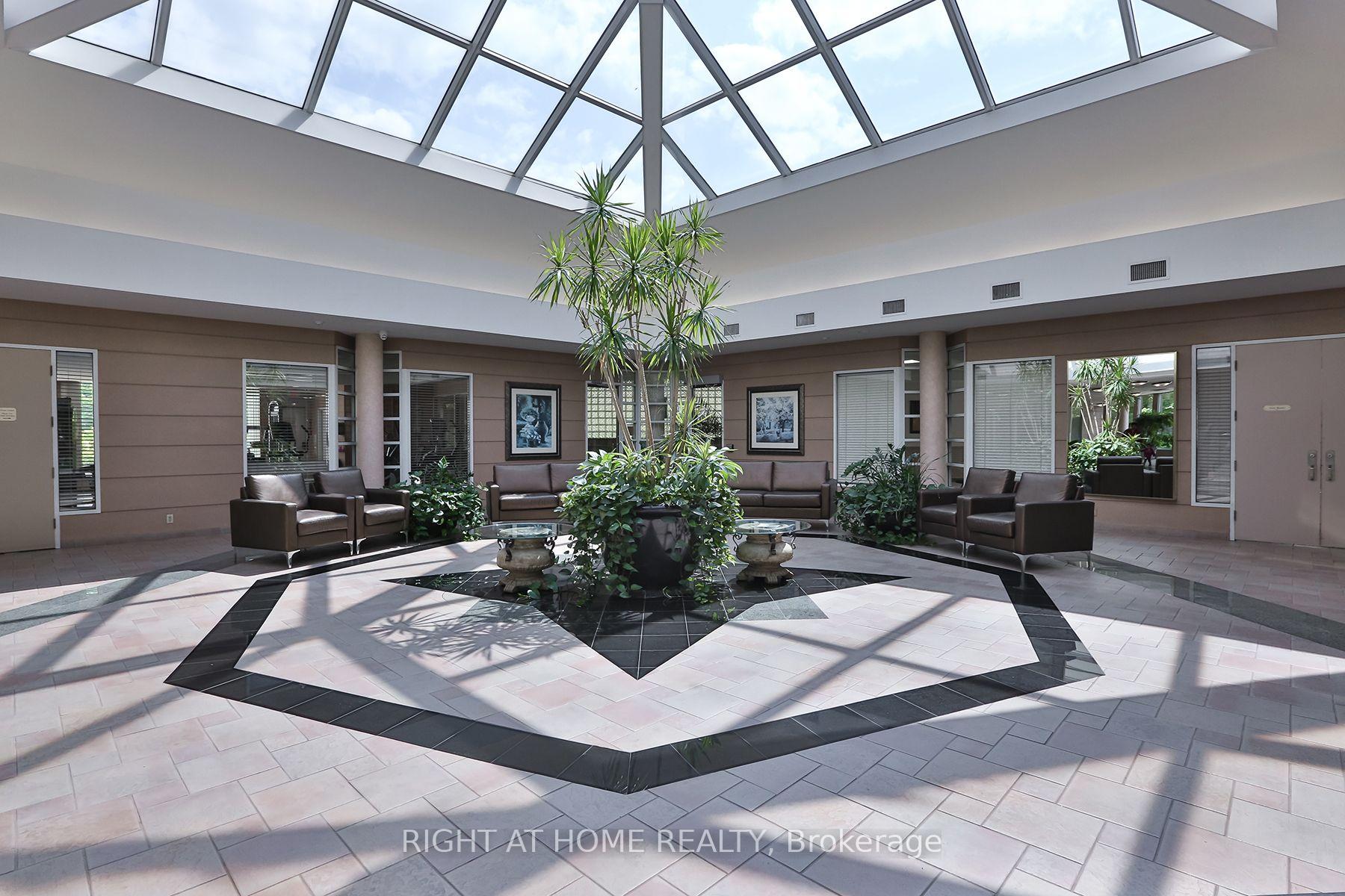 Photo 2 of Unit 2212, 7 Concorde Place, North York, Banbury-Don Mills — HOMEH