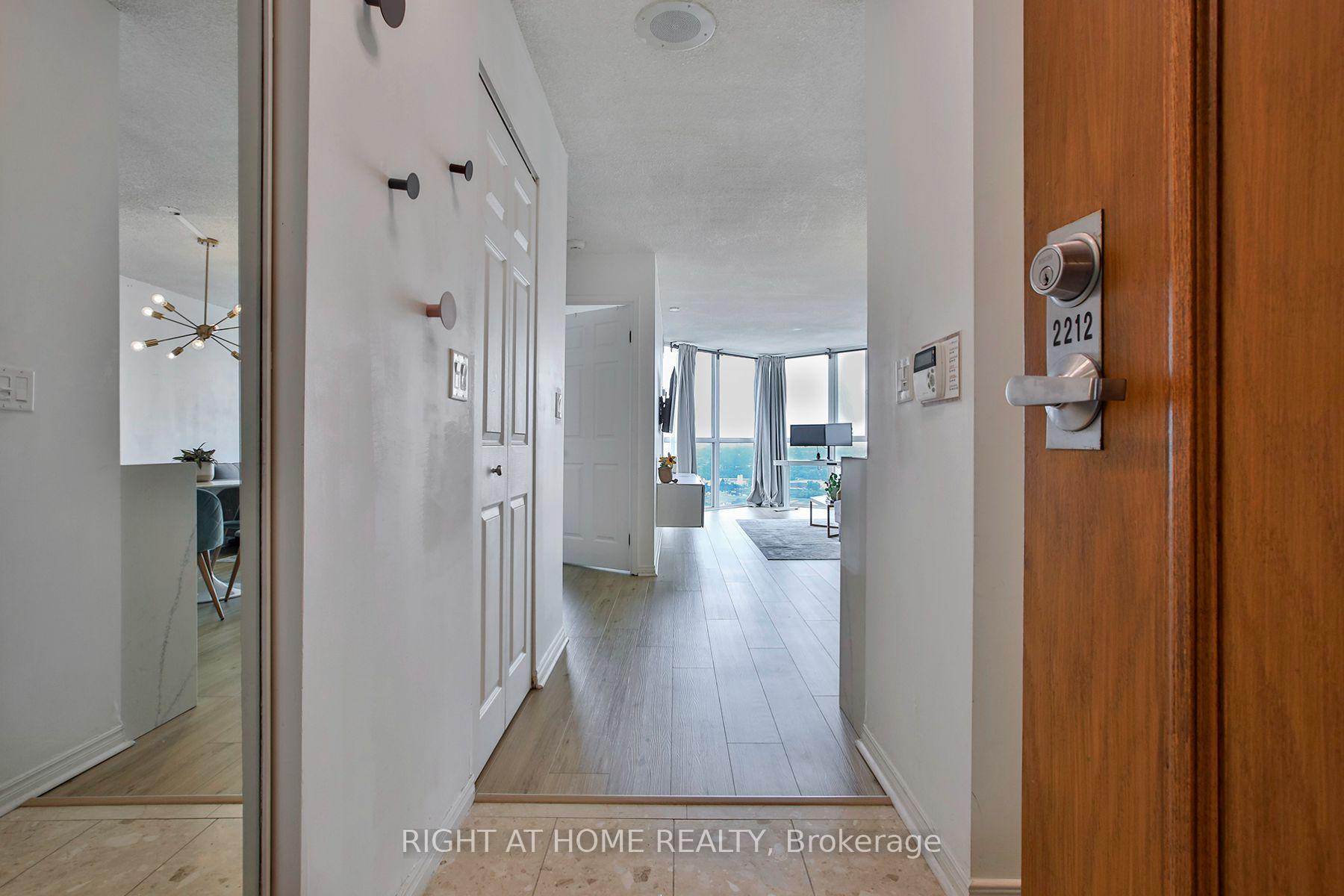 Photo 3 of Unit 2212, 7 Concorde Place, North York, Banbury-Don Mills — HOMEH