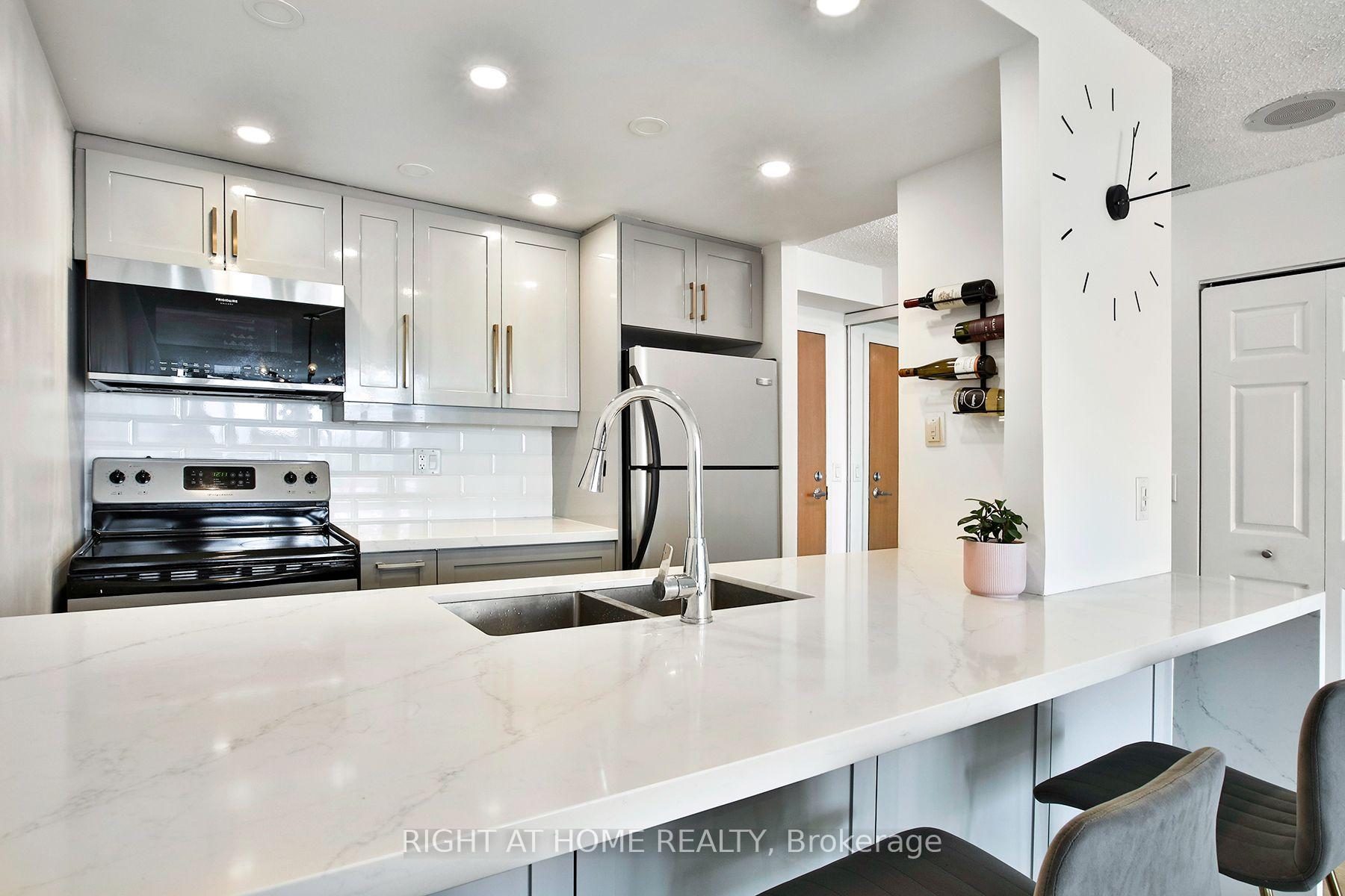 Photo 5 of Unit 2212, 7 Concorde Place, North York, Banbury-Don Mills — HOMEH