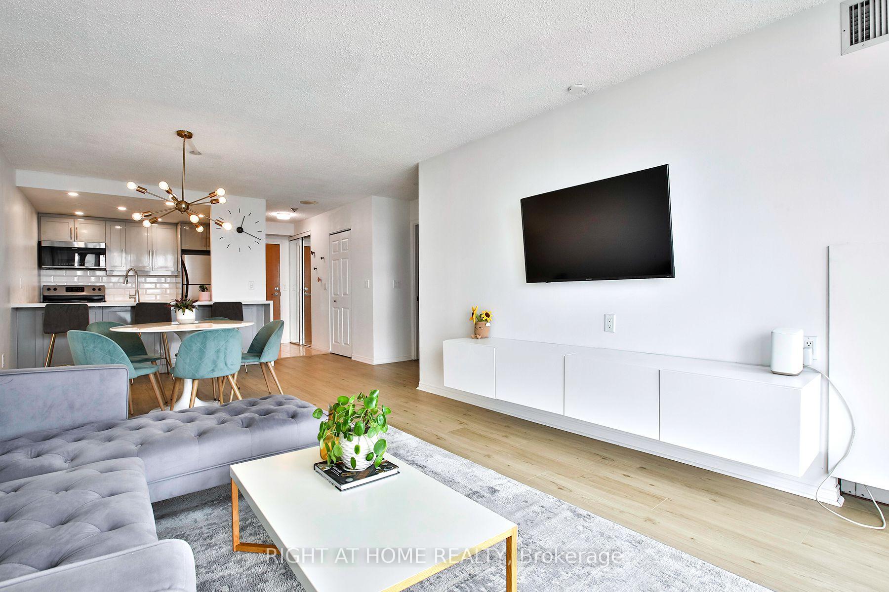 Photo 10 of Unit 2212, 7 Concorde Place, North York, Banbury-Don Mills — HOMEH