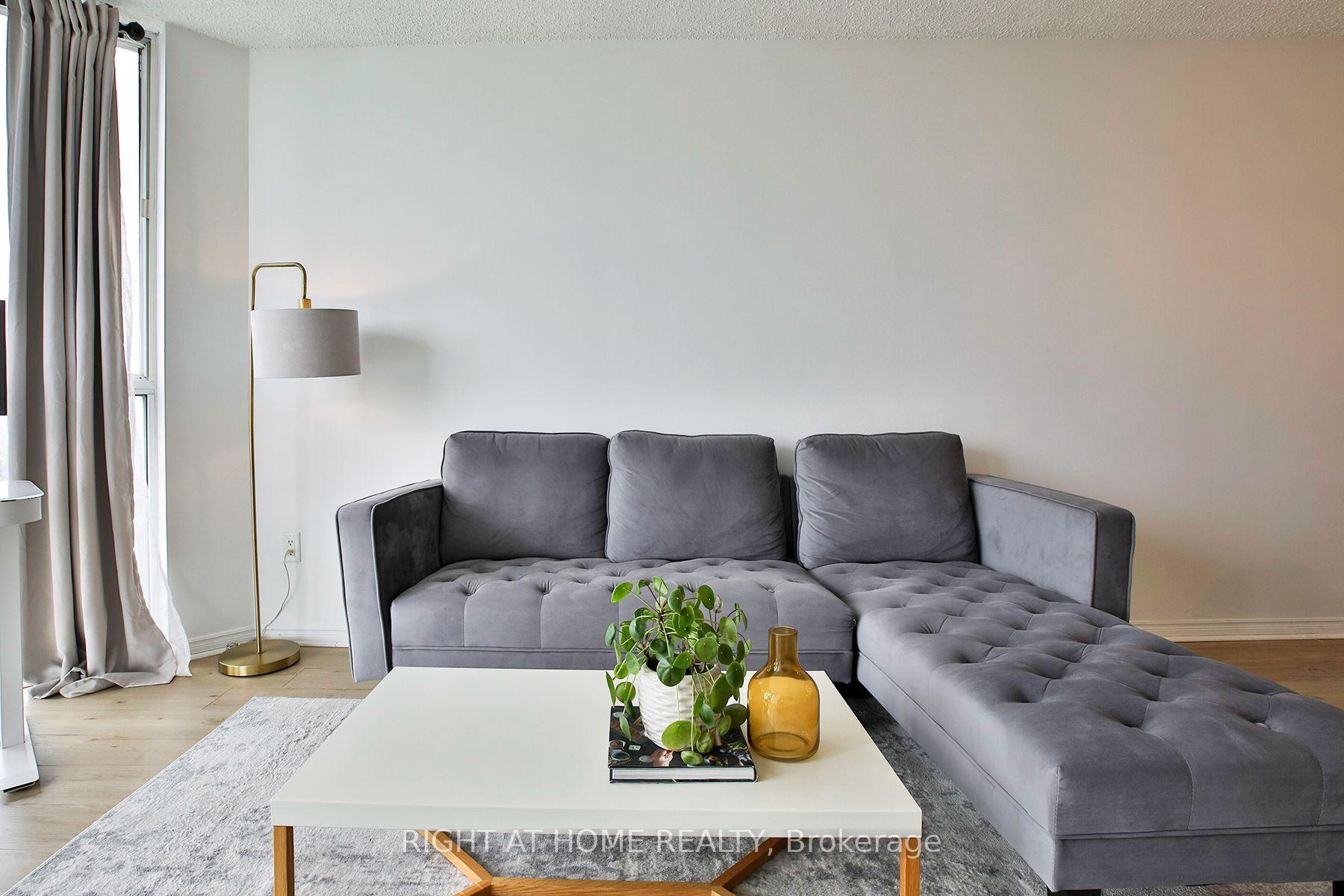 Photo 12 of Unit 2212, 7 Concorde Place, North York, Banbury-Don Mills — HOMEH