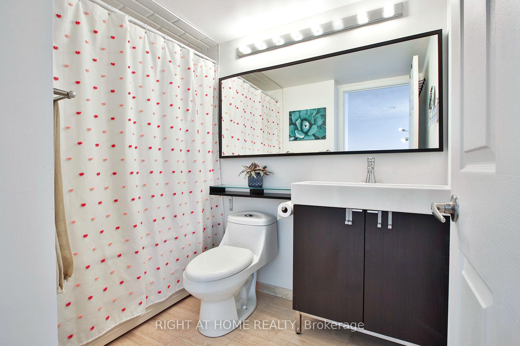Photo 15 of Unit 2212, 7 Concorde Place, North York, Banbury-Don Mills — HOMEH