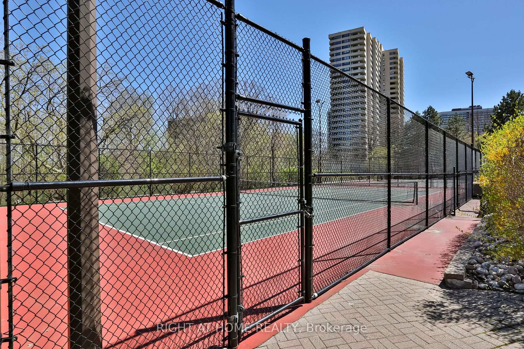Photo 26 of Unit 2212, 7 Concorde Place, North York, Banbury-Don Mills — HOMEH