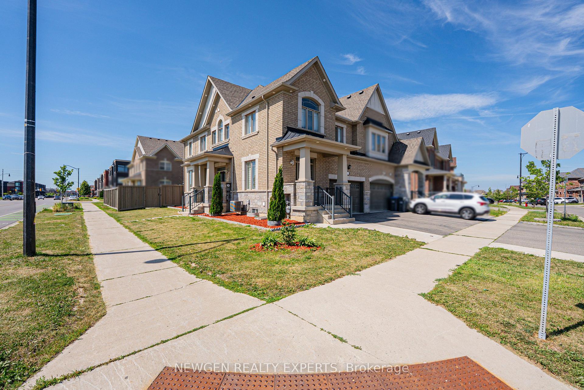 Photo 3 of 2 Rangemore Road, Brampton, Northwest Brampton — HOMEH