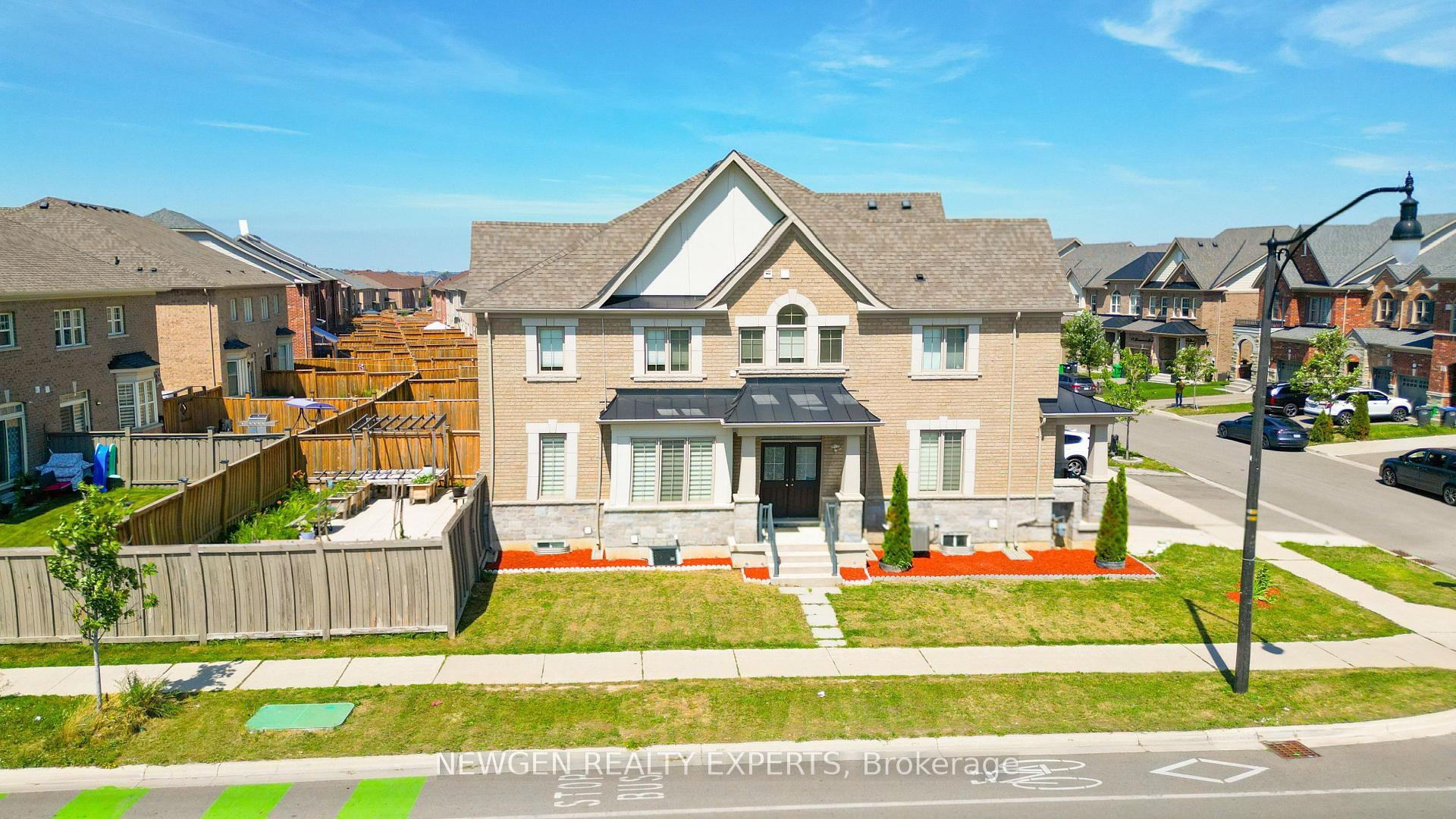 Photo 4 of 2 Rangemore Road, Brampton, Northwest Brampton — HOMEH