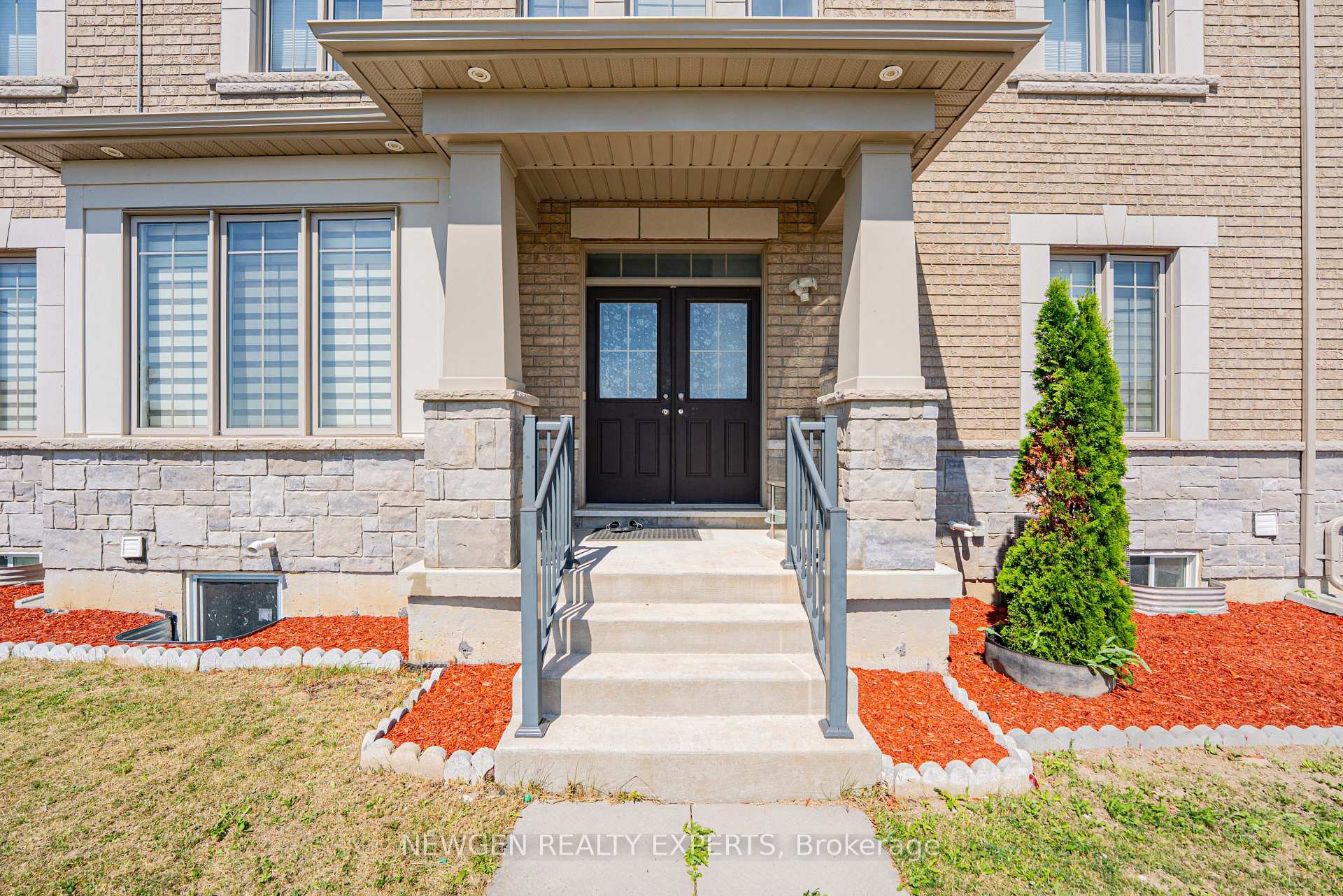Photo 5 of 2 Rangemore Road, Brampton, Northwest Brampton — HOMEH