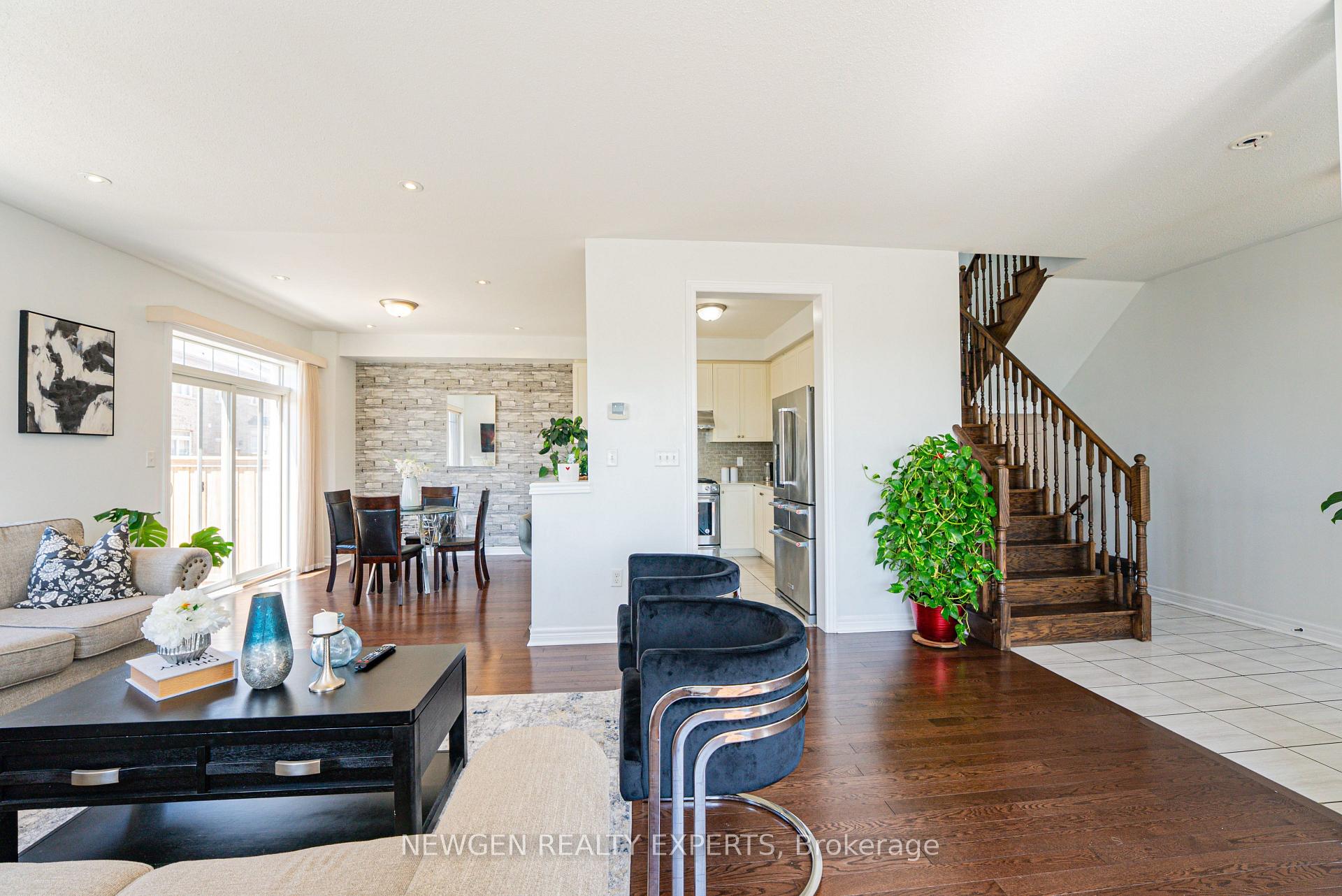 Photo 10 of 2 Rangemore Road, Brampton, Northwest Brampton — HOMEH