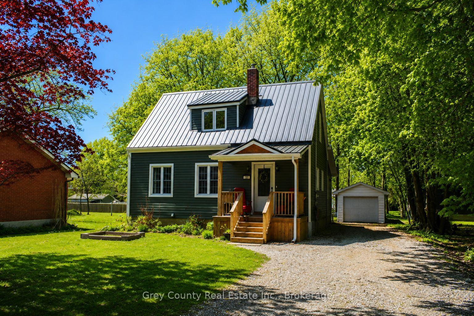 Photo 2 of 120 Mark Street W, Grey Highlands — HOMEH
