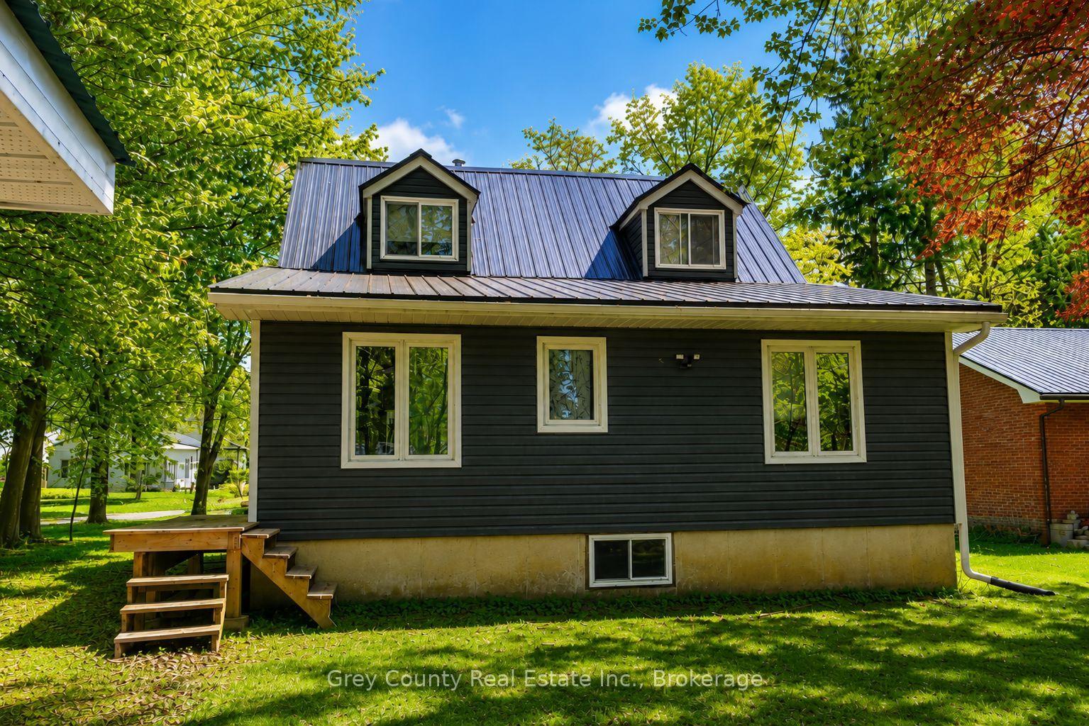 Photo 8 of 120 Mark Street W, Grey Highlands — HOMEH