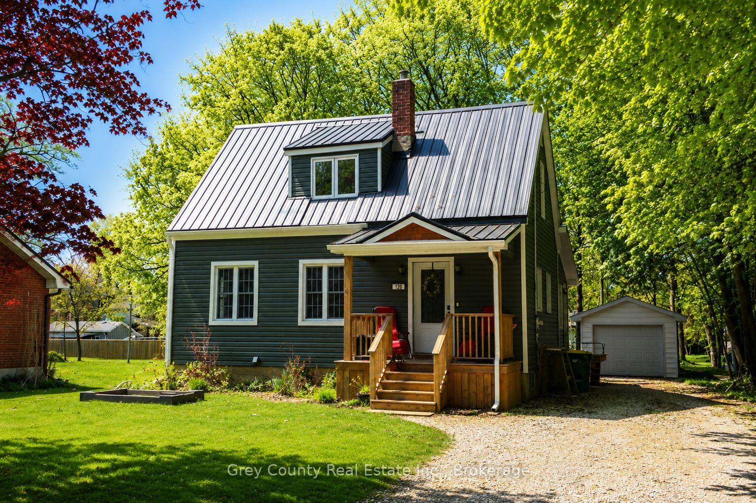 Photo 11 of 120 Mark Street W, Grey Highlands — HOMEH