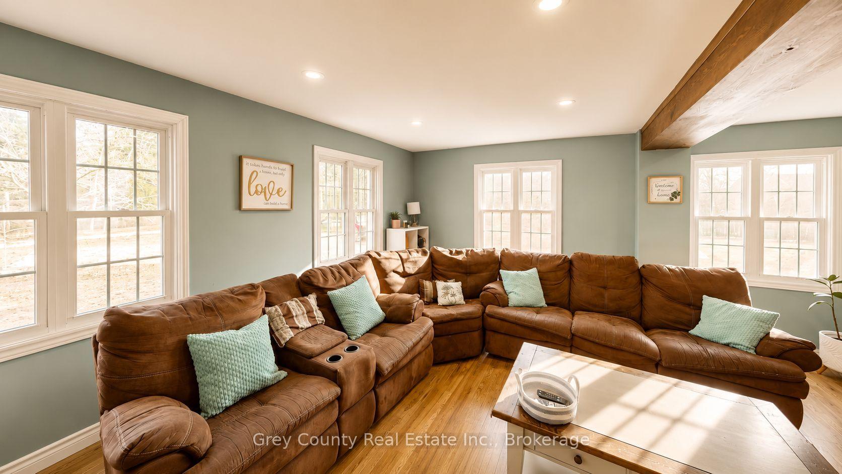 Photo 17 of 120 Mark Street W, Grey Highlands — HOMEH