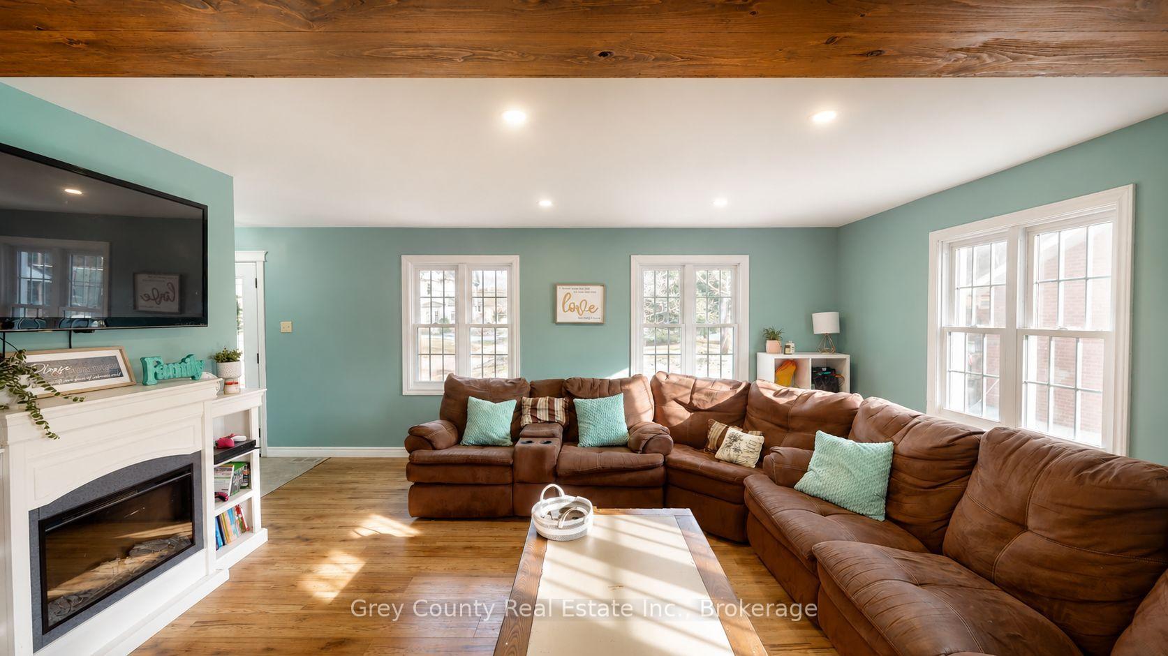 Photo 20 of 120 Mark Street W, Grey Highlands — HOMEH