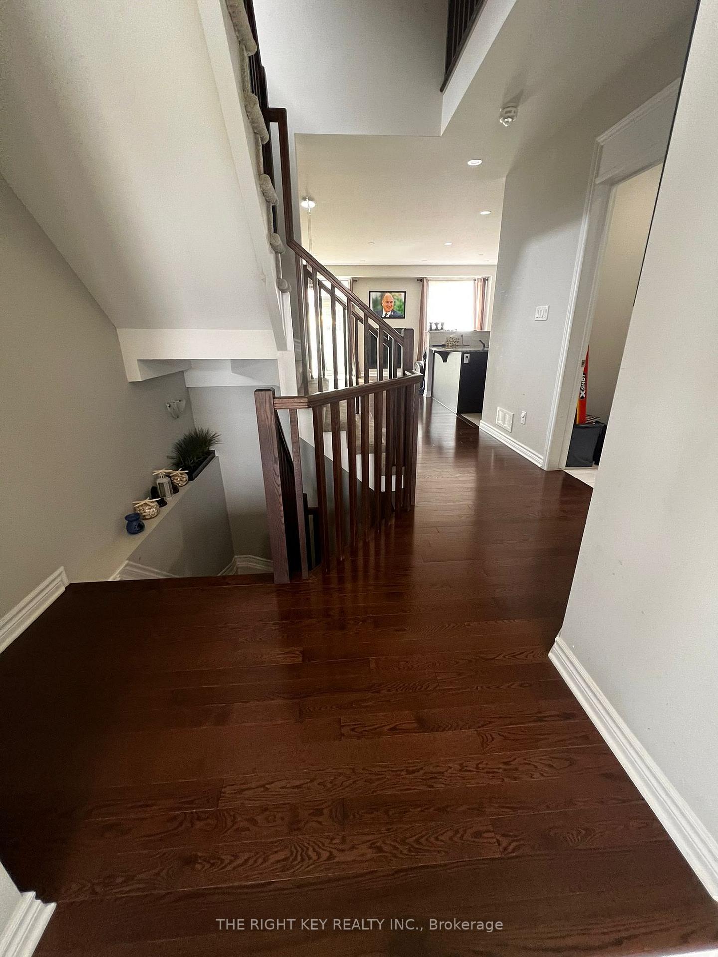Photo 4 of 226 Fergus Crescent, Ottawa, Barrhaven - Cedargrove/Fraserdale — HOMEH