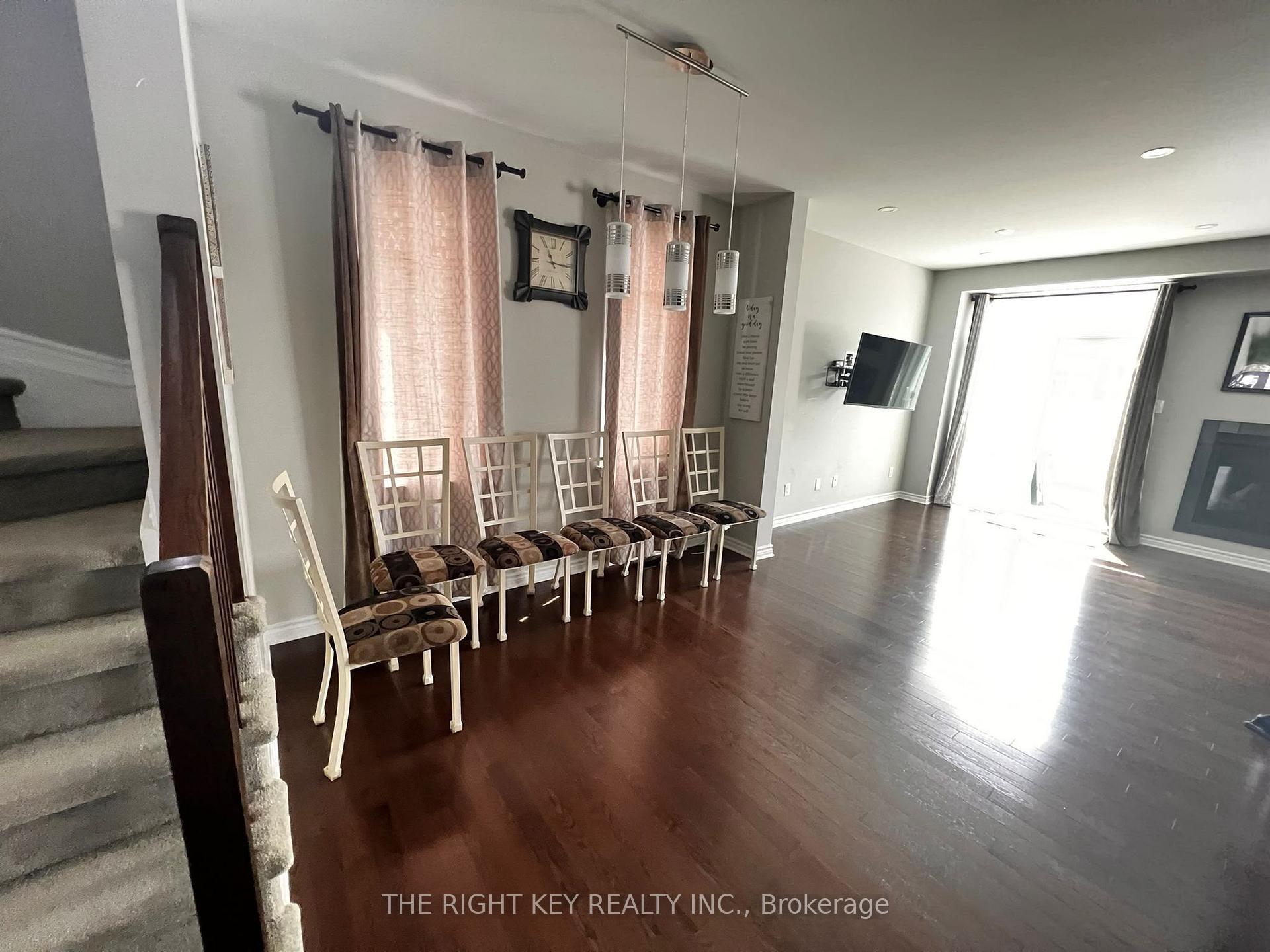 Photo 5 of 226 Fergus Crescent, Ottawa, Barrhaven - Cedargrove/Fraserdale — HOMEH