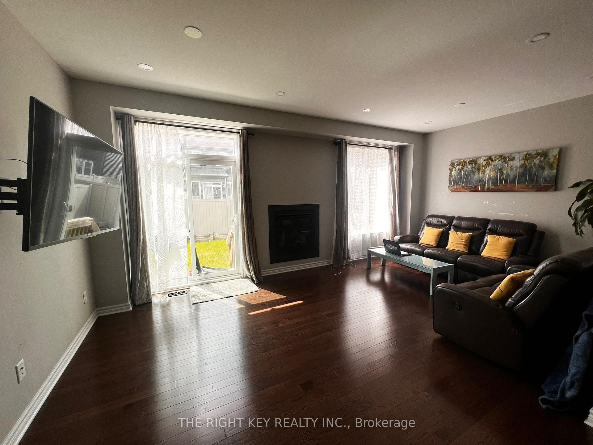 Photo 11 of 226 Fergus Crescent, Ottawa, Barrhaven - Cedargrove/Fraserdale — HOMEH