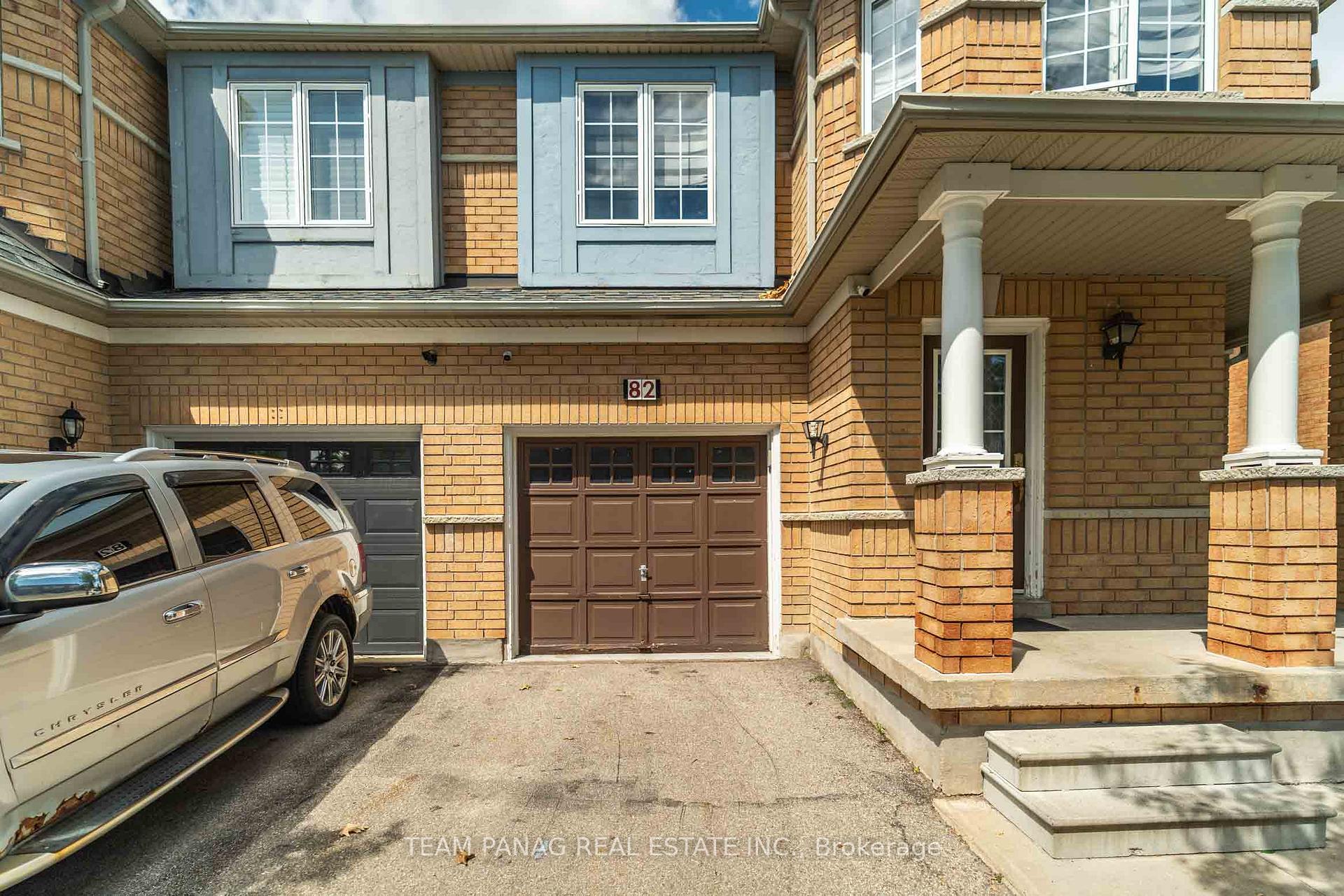 Photo 2 of 82 Starhill Crescent, Brampton, Sandringham-Wellington — HOMEH