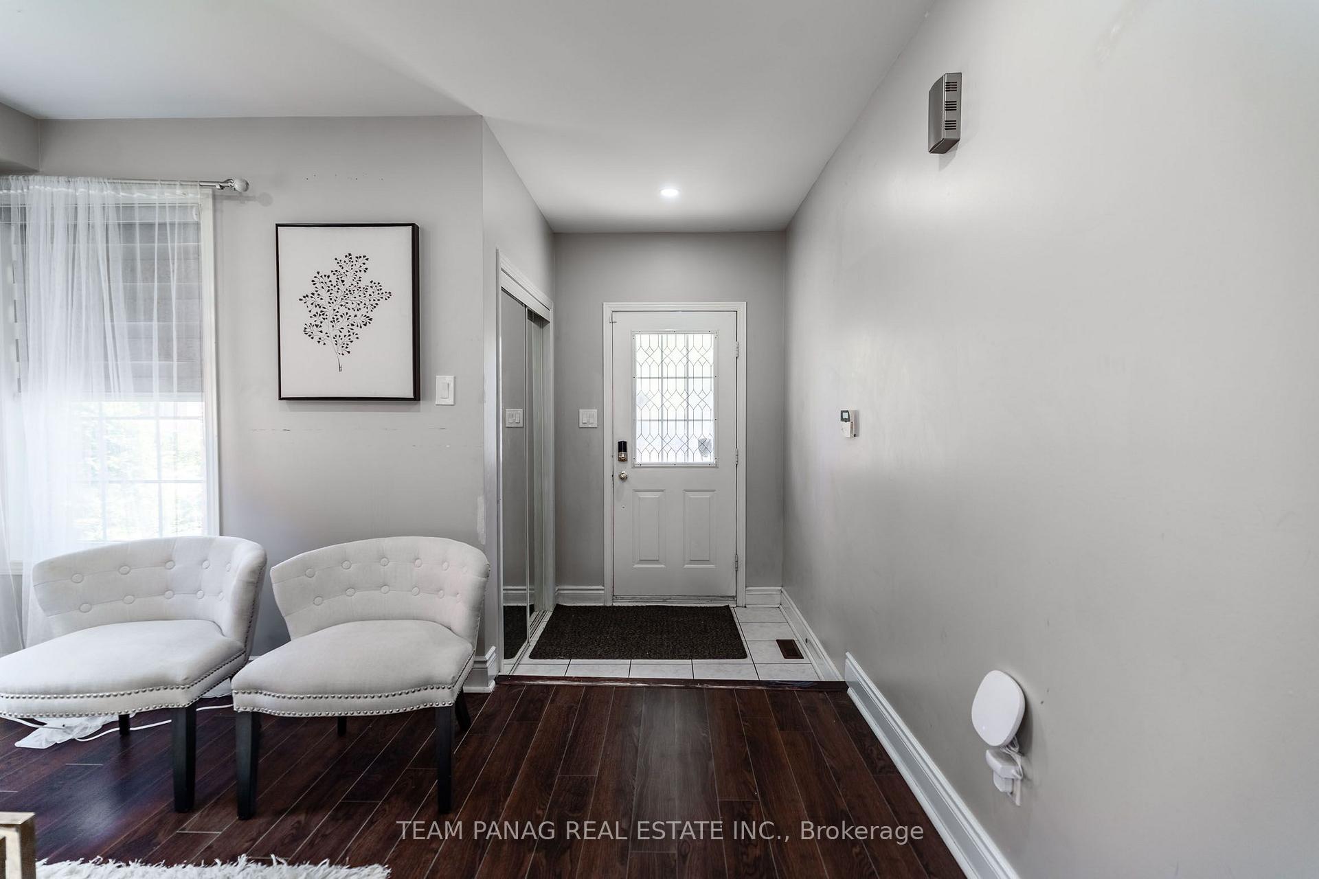 Photo 4 of 82 Starhill Crescent, Brampton, Sandringham-Wellington — HOMEH