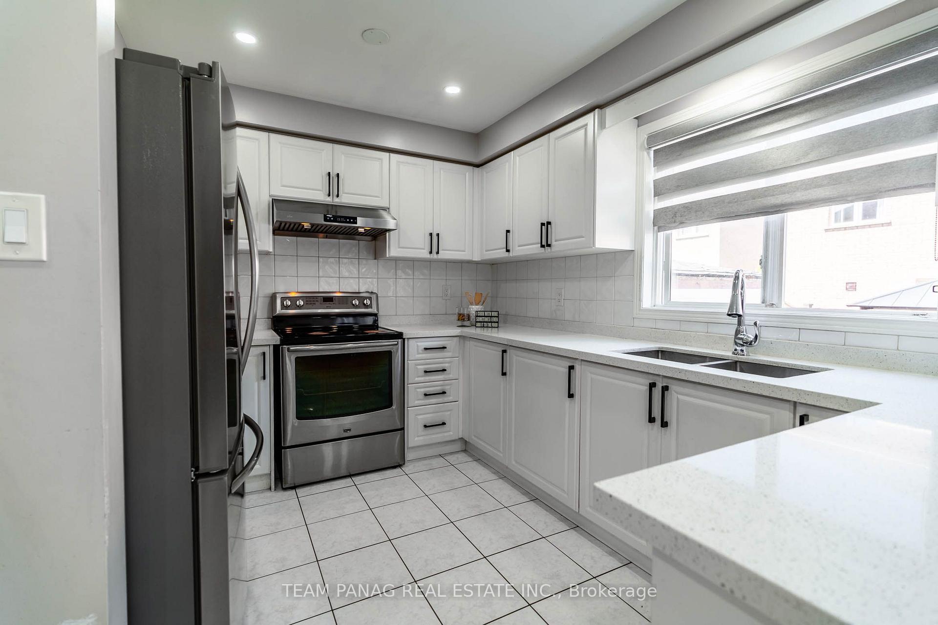 Photo 14 of 82 Starhill Crescent, Brampton, Sandringham-Wellington — HOMEH