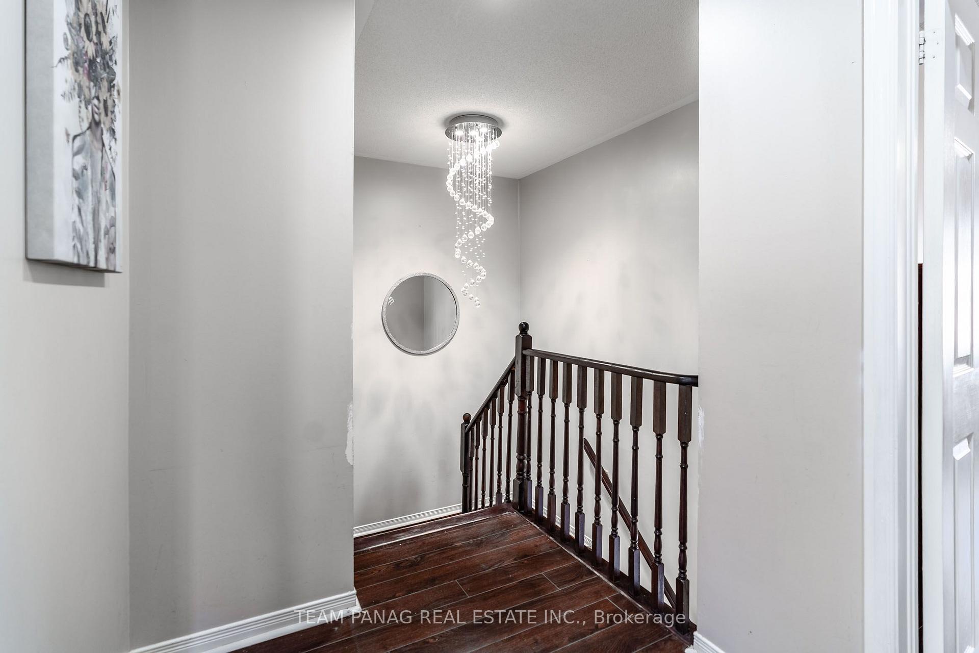 Photo 18 of 82 Starhill Crescent, Brampton, Sandringham-Wellington — HOMEH