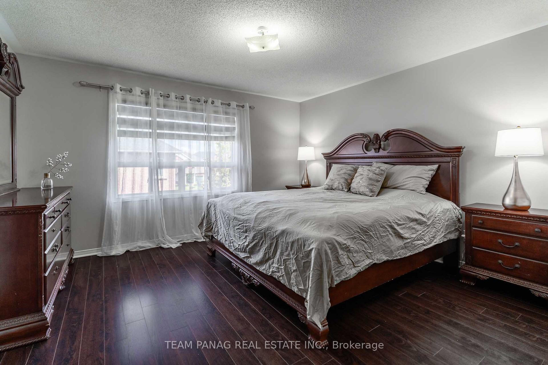 Photo 19 of 82 Starhill Crescent, Brampton, Sandringham-Wellington — HOMEH