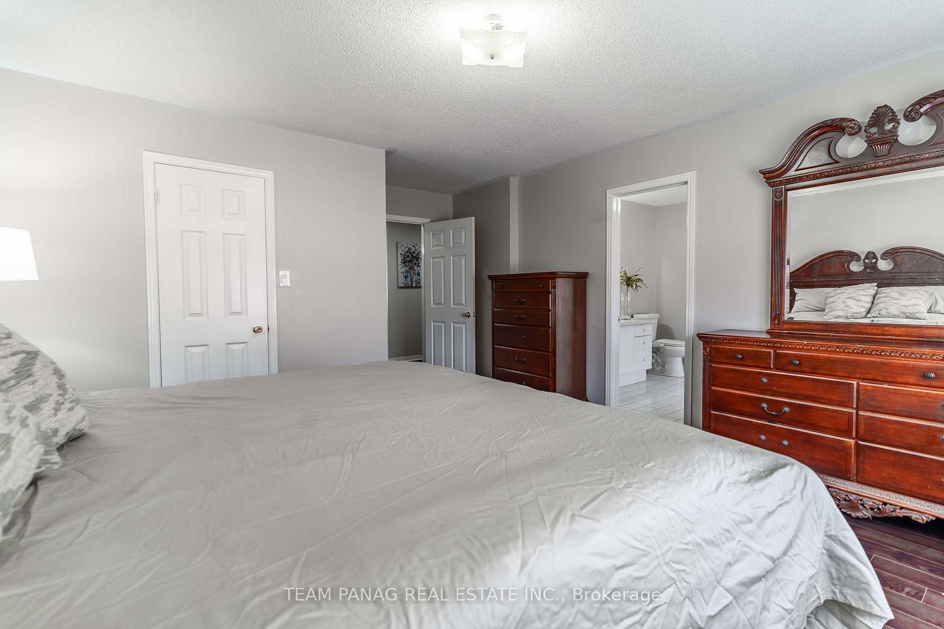 Photo 22 of 82 Starhill Crescent, Brampton, Sandringham-Wellington — HOMEH