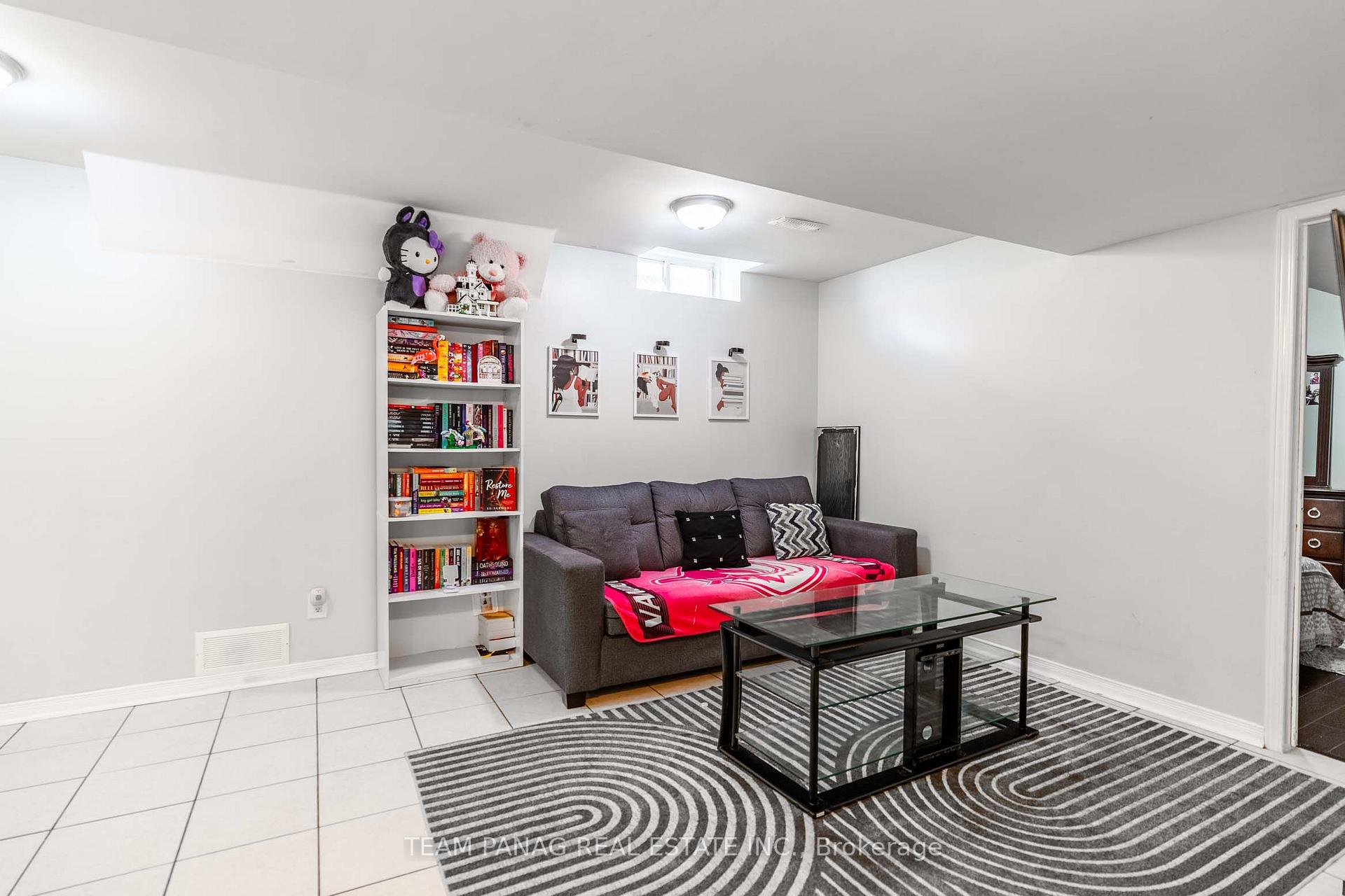 Photo 38 of 82 Starhill Crescent, Brampton, Sandringham-Wellington — HOMEH
