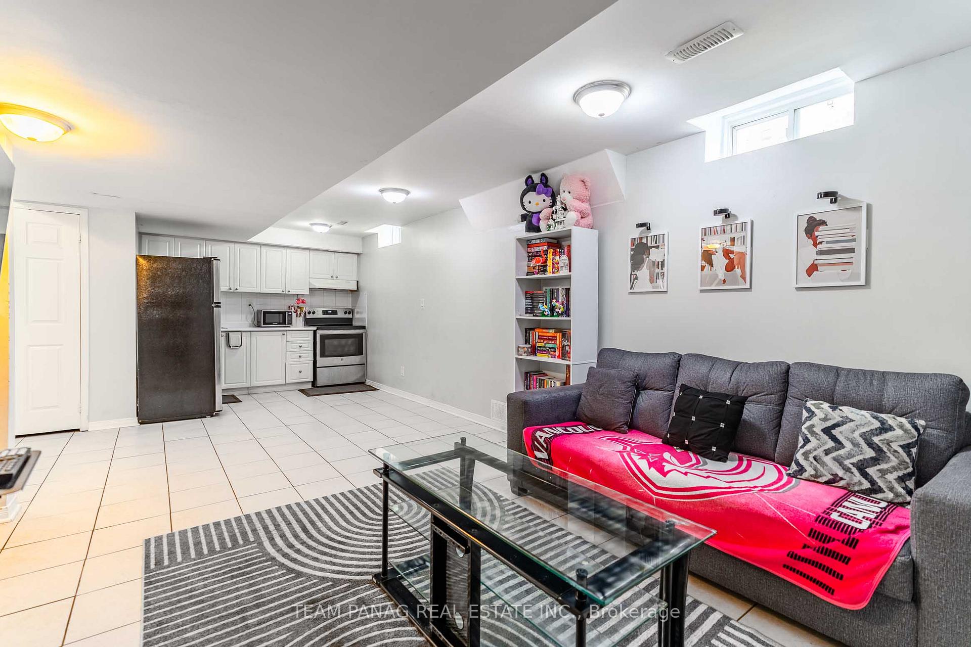 Photo 42 of 82 Starhill Crescent, Brampton, Sandringham-Wellington — HOMEH