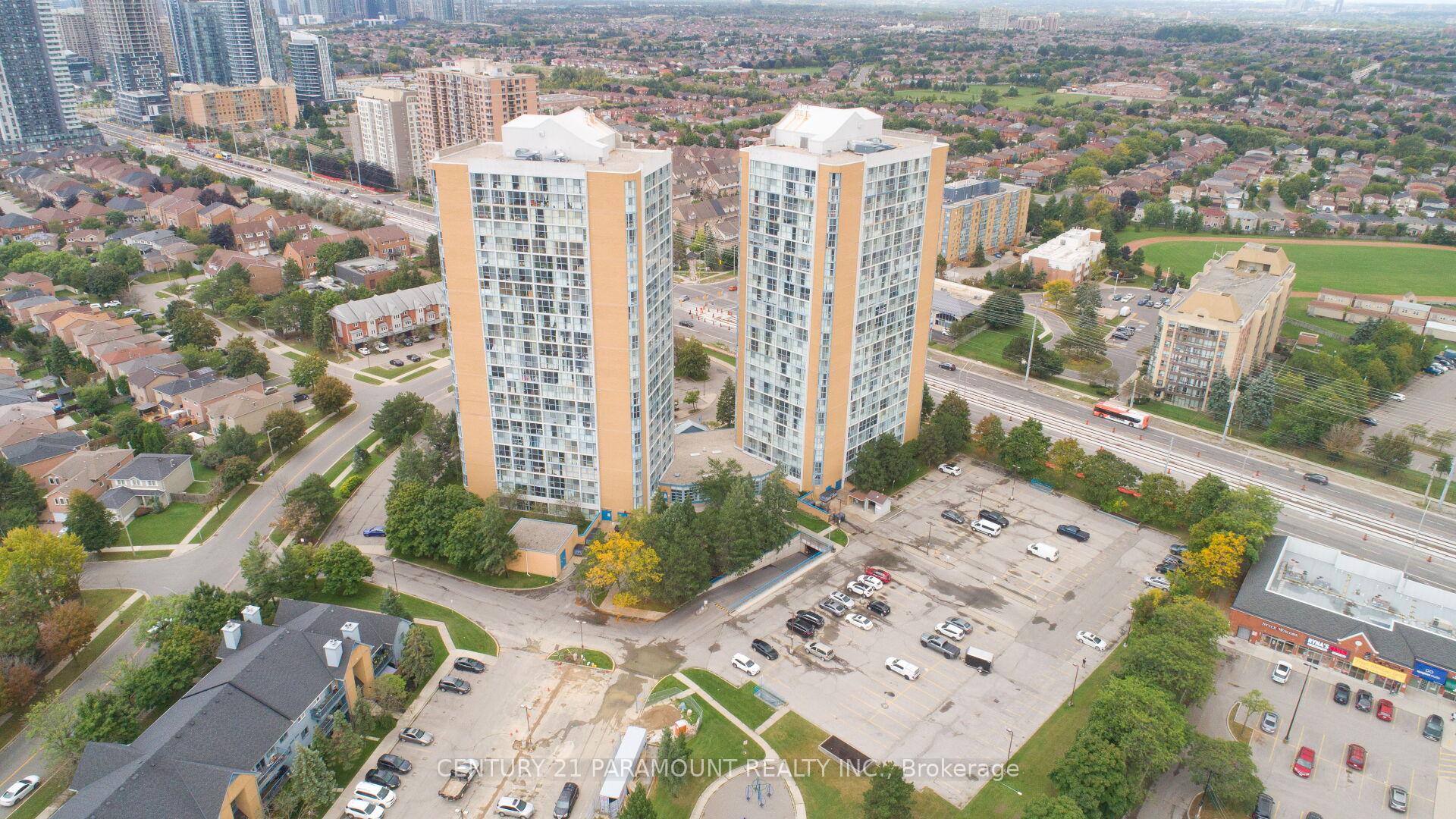 Front of Unit 1116, 35 Trailwood Drive SW