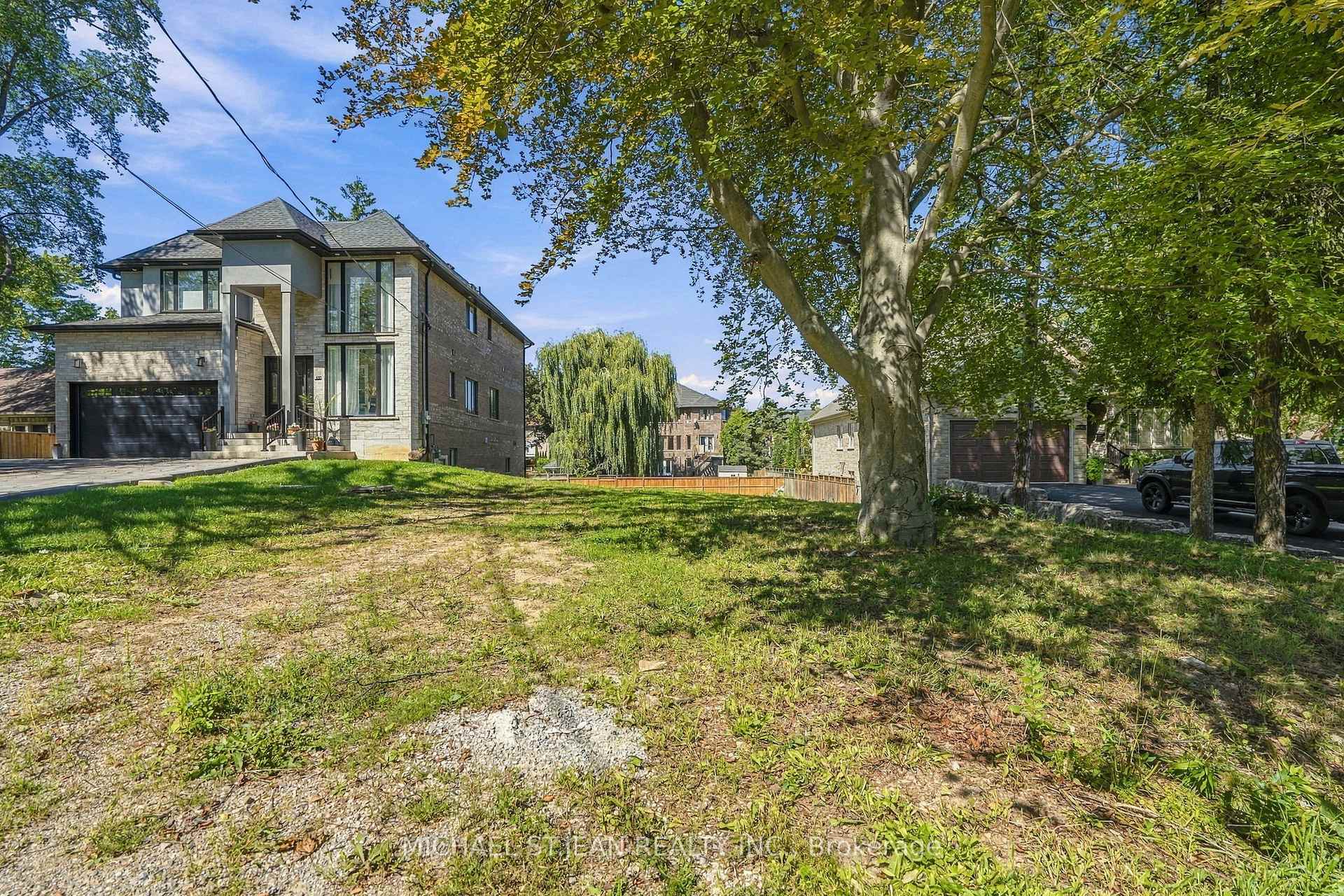Photo 3 of 657 Mohawk Road, Hamilton, Ancaster — HOMEH