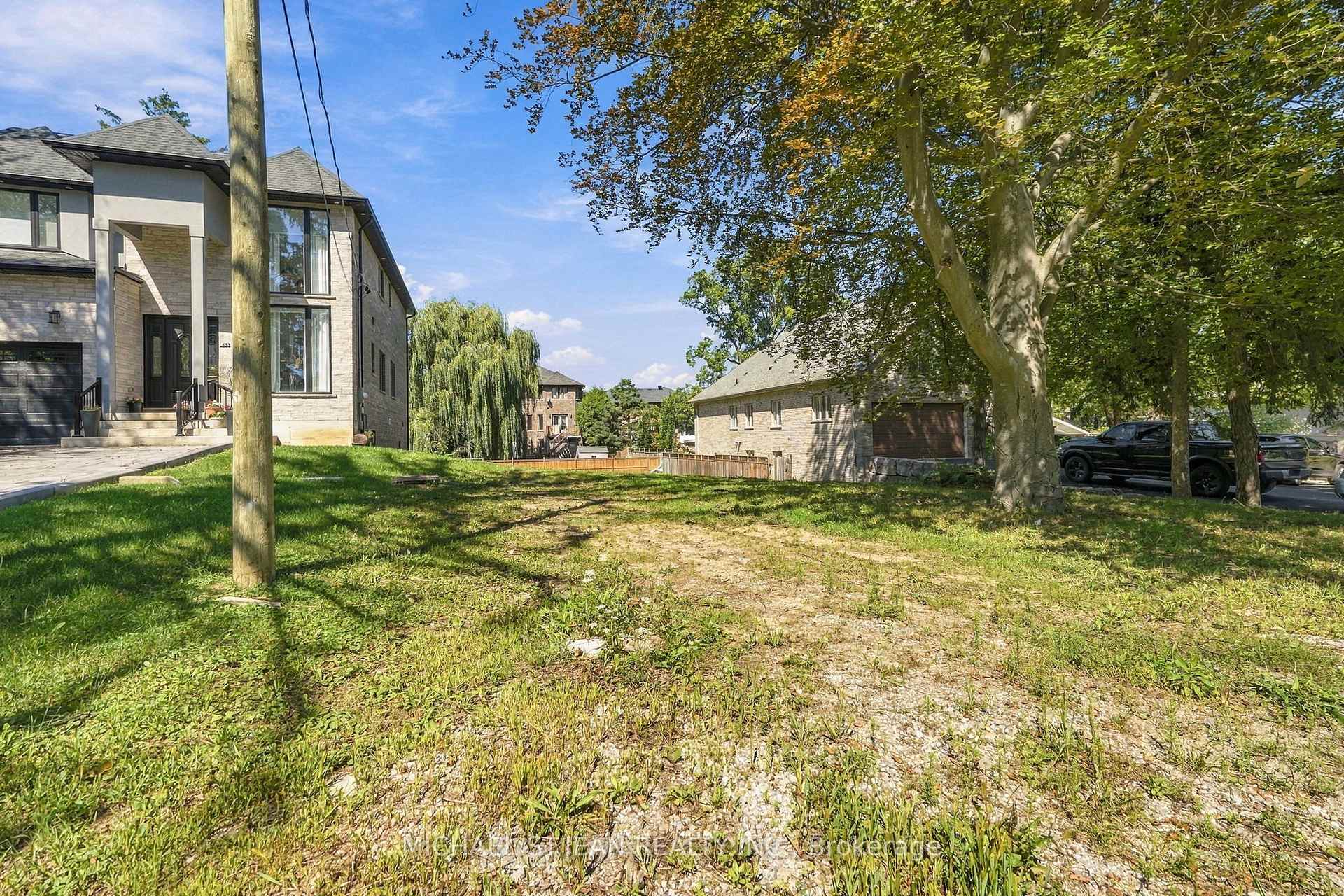 Photo 5 of 657 Mohawk Road, Hamilton, Ancaster — HOMEH