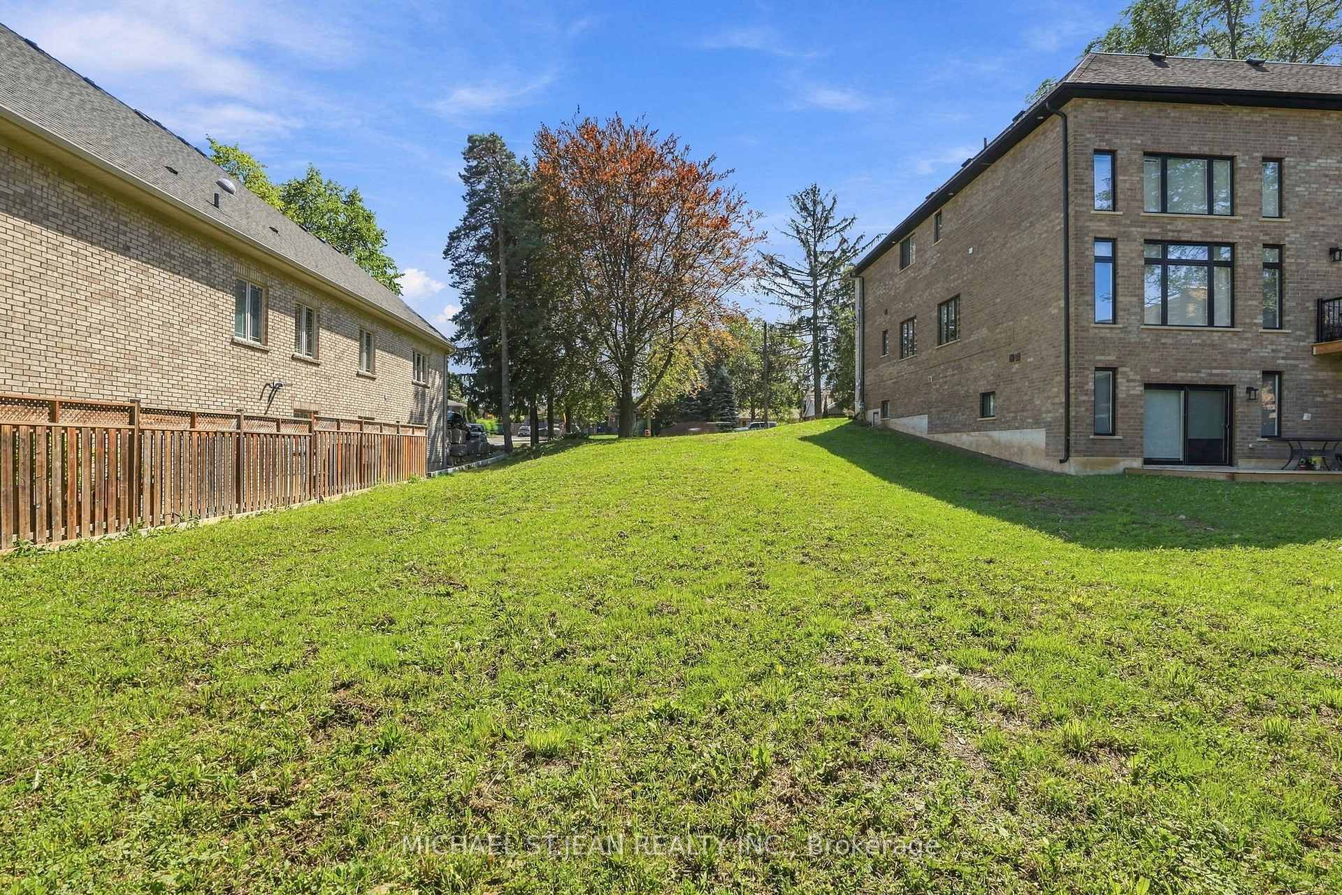 Photo 6 of 657 Mohawk Road, Hamilton, Ancaster — HOMEH