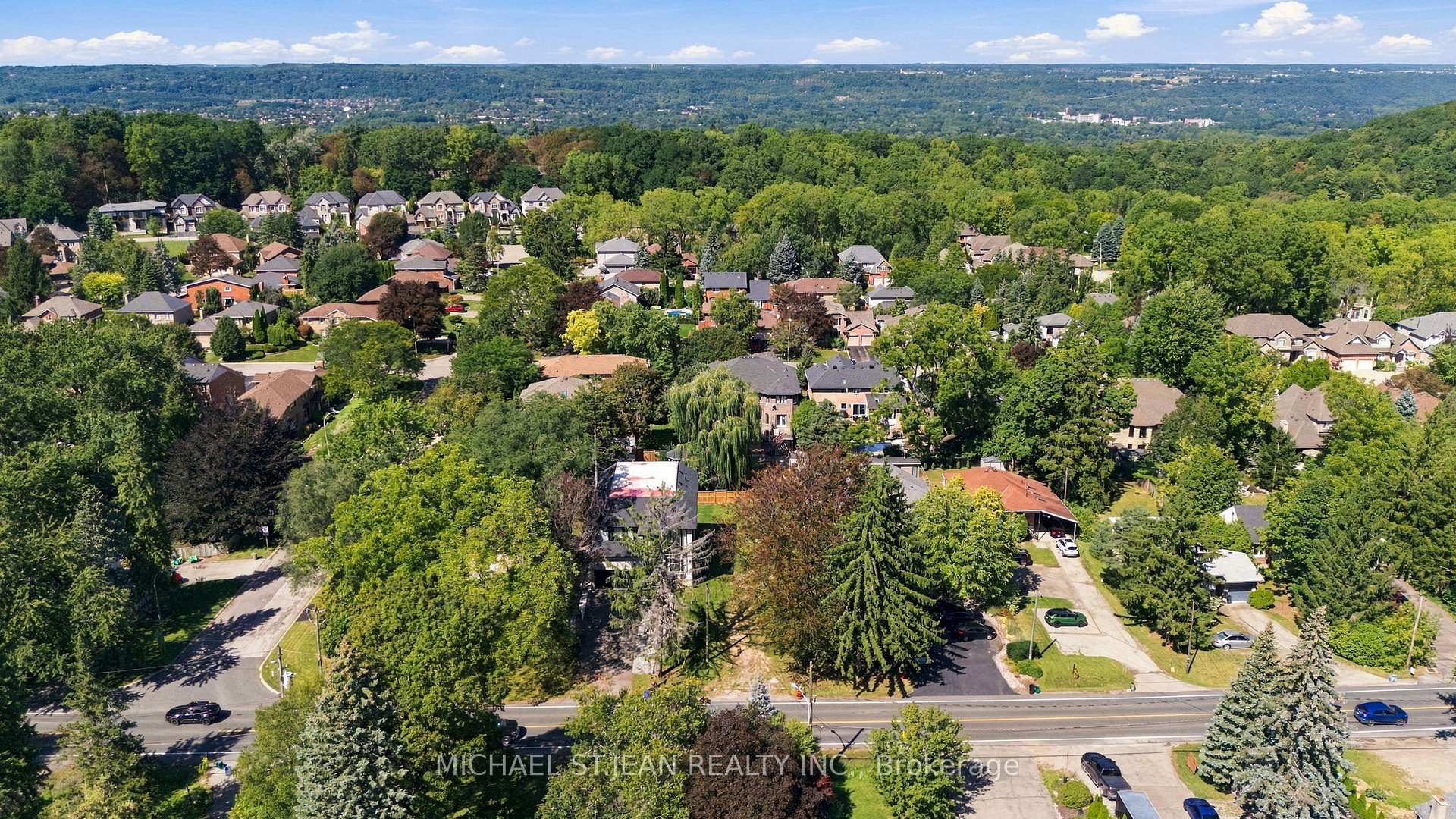 Photo 14 of 657 Mohawk Road, Hamilton, Ancaster — HOMEH