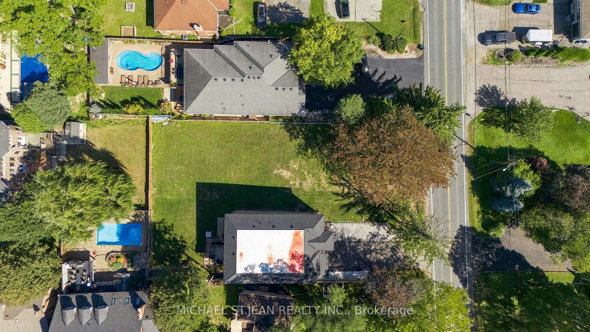 Photo 18 of 657 Mohawk Road, Hamilton, Ancaster — HOMEH