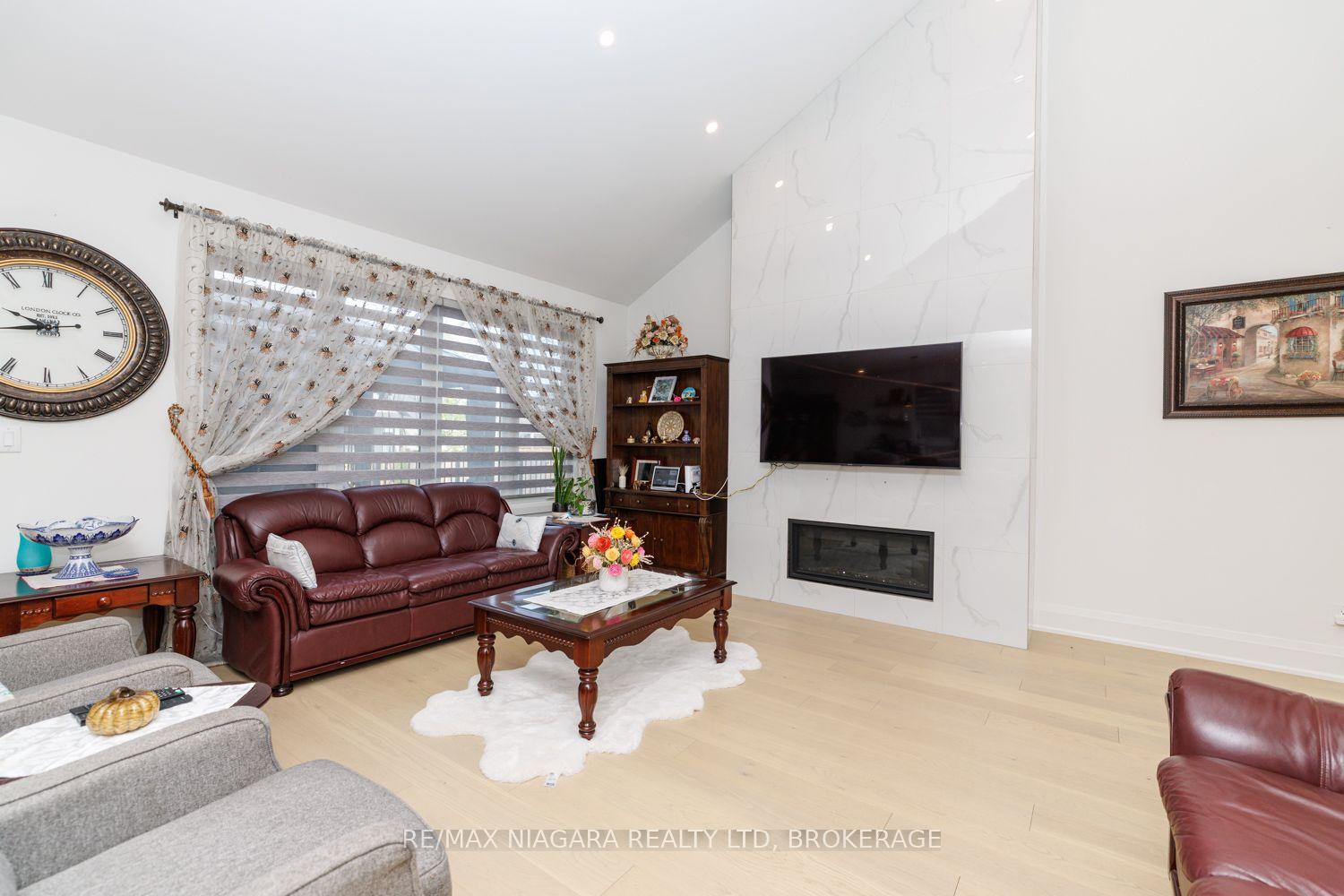 Photo 8 of 3603 Canfield Crescent, Fort Erie, Black Creek — HOMEH