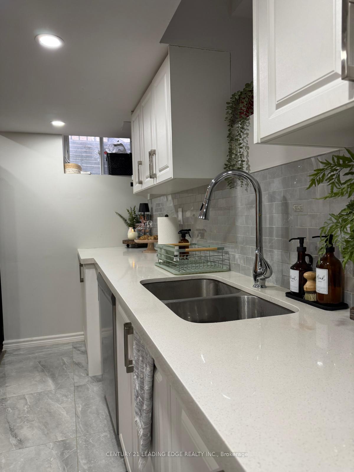 Photo 5 of 32 Westfield Drive, Whitby, Rural Whitby — HOMEH