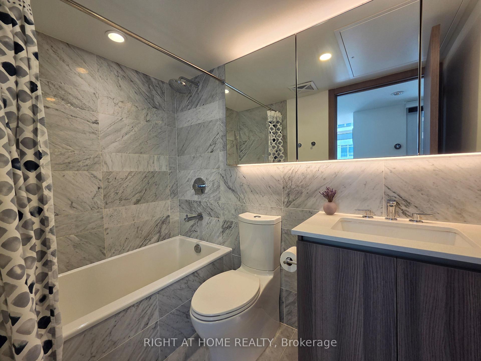 Photo 8 of Unit 602, 17 Bathurst Street, Toronto, Waterfront Communities — HOMEH