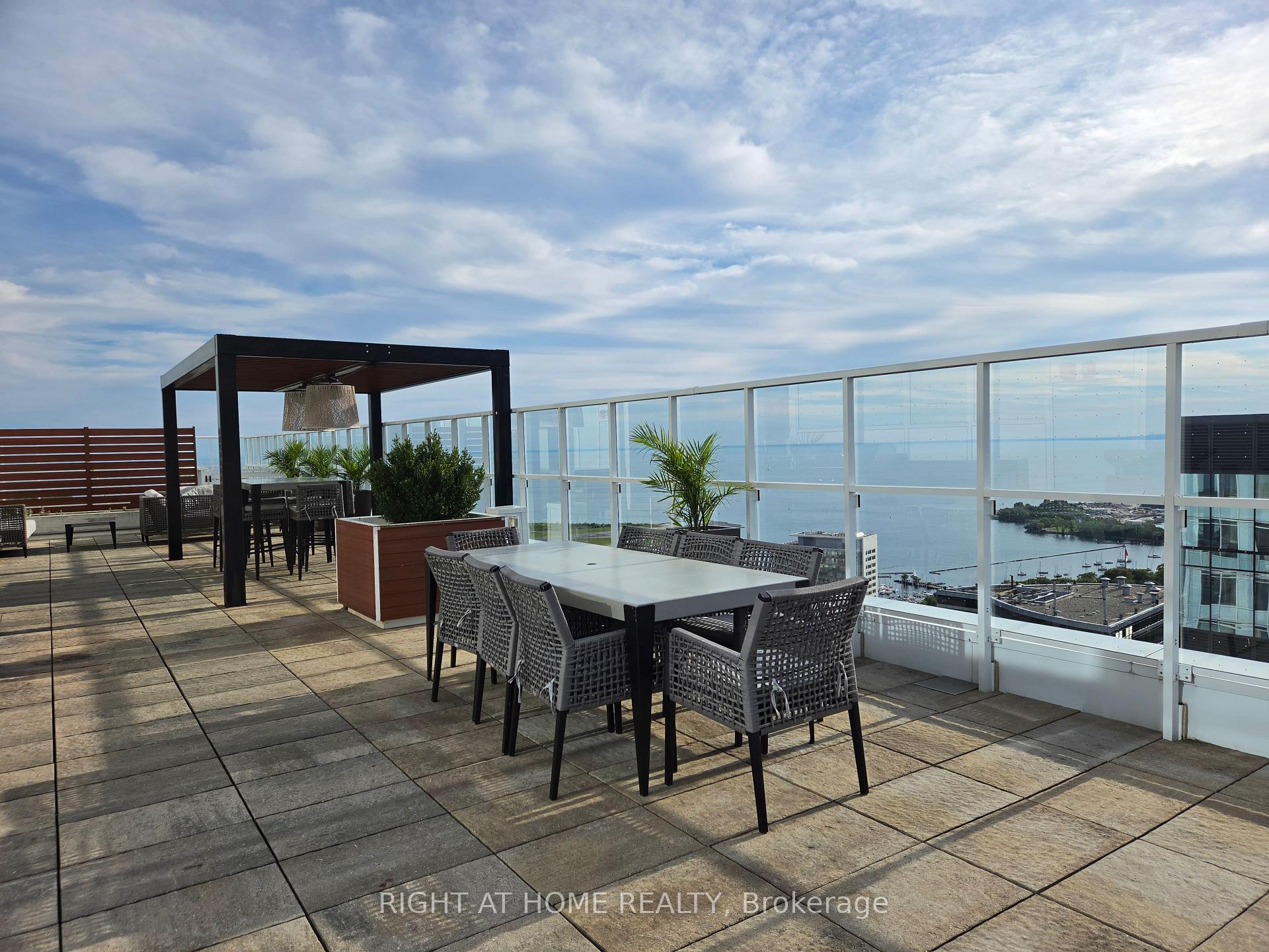 Photo 13 of Unit 602, 17 Bathurst Street, Toronto, Waterfront Communities — HOMEH